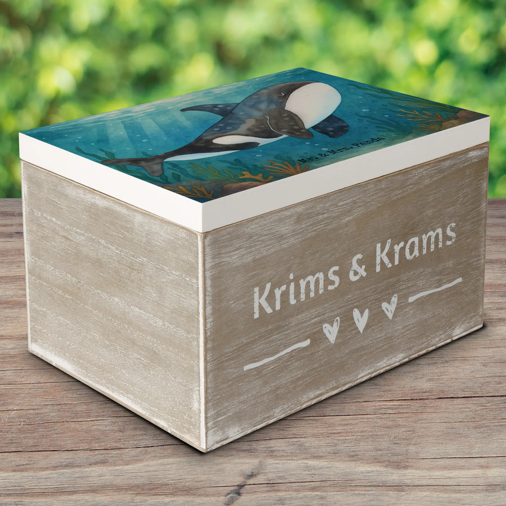 Holzkiste Orca Design Dekokiste, Kiste, Holzkiste, Schatzkiste, XXL, Erinnerungsbox, Geschenkdose, Geschenkbox, Erinnerungskiste, Schatulle, Truhe, Aufbewahrungsbox, Meerestiere, Meer, Urlaub, Motivation, Orcas, Orca, Killerwal, Möglichkeiten, Büro, Startup, Neustart, Arbeit, Wal, Selbstliebe