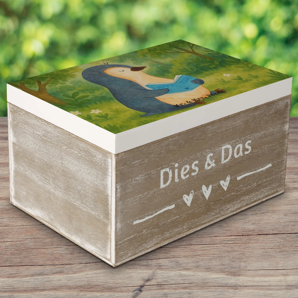 Wooden chest Penguin A book Design Geschenkdose, Erinnerungskiste, XXL, Aufbewahrungsbox, Kiste, Truhe, Geschenkbox, Erinnerungsbox, Holzkiste, Dekokiste, Schatulle, Schatzkiste, Pinguin, Faulenzen, Freizeit, Urlaub, Pinguine, Lesen, Nichtstun, Ferien, Bücherwurm, Buch