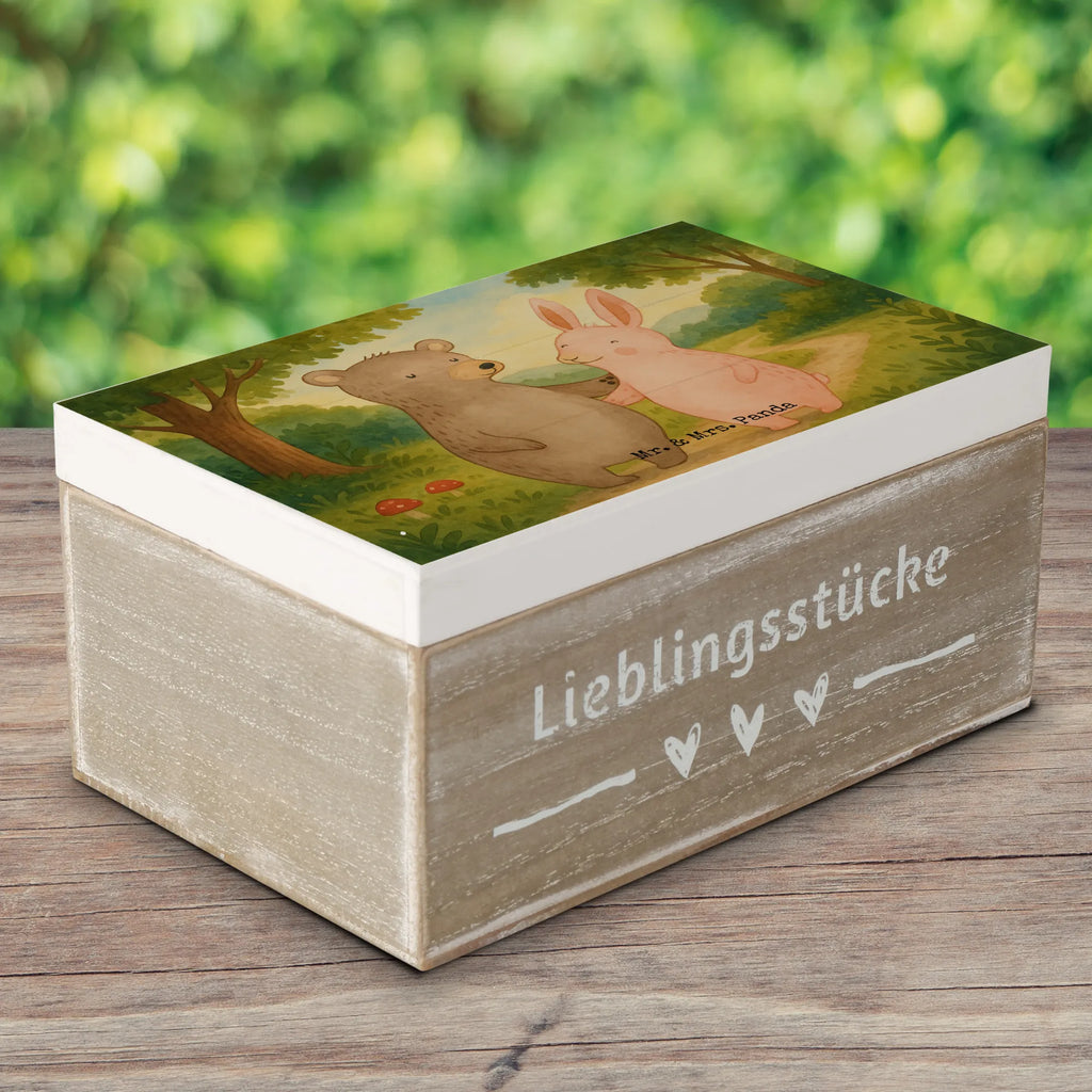 Holzkiste Bär und Hase Umarmen Design erinnerungsbox hochzeit, Holzkiste, Truhe, holz aufbewahrungsbox, Aufbewahrungsbox, erinnerungsbox baby, aufbewahrungsbox holz, Erinnerungskiste, schmuckkästchen, Erinnerungsbox, dekorative holzkiste, Schatulle, holzbox, ordnungsbox, Schatzkiste, holzbox mit deckel, box aus holz, Dekokiste, holzboxen, deko box, holztruhe, aufbewahrungsbox aus holz, holzkisten, Kiste, Geschenkbox, aufbewahrungskiste, holzkiste mit deckel, Freundin, Ehefrau, Freund, Jahrestag, Ehemann, Partner, Liebesgeschenk, Verlobung, Heiratsantrag, Heiraten, Hocheitstag, Liebe, Bär, Hase, Bärchen, best friends, Freunde, bester Freund