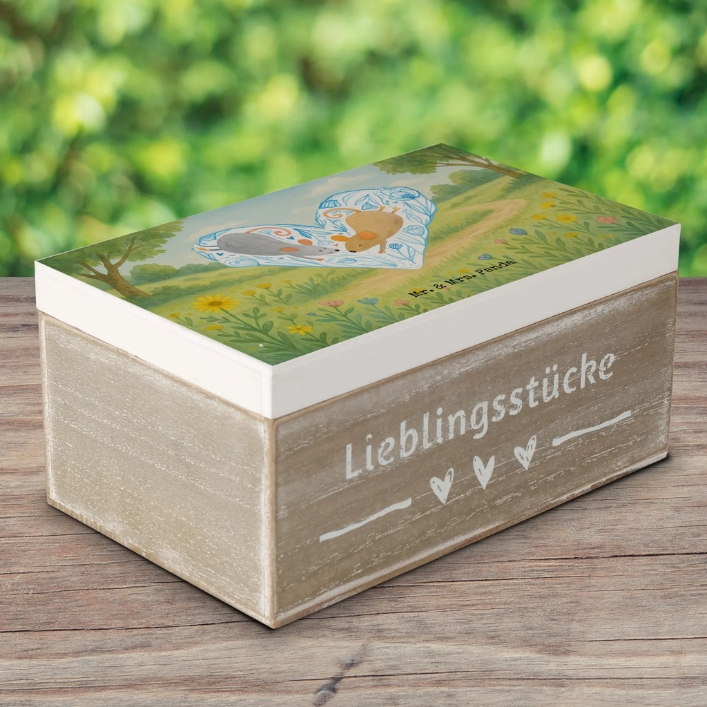 Holzkiste Mäuse Herz Design Truhe, Geschenkbox, Schatzkiste, Erinnerungskiste, Schatulle, Aufbewahrungsbox, Holzkiste, XXL, Geschenkdose, Erinnerungsbox, Kiste, Dekokiste, Liebe, Partner, Freund, Freundin, Ehemann, Ehefrau, Heiraten, Verlobung, Heiratsantrag, Liebesgeschenk, Jahrestag, Hocheitstag, Liebesbeweis, Love, Geschenk für zwei, Liebesbotschaft, Maus, Lieblingsmensch, Hochzeit, Mäuse, Gemeinsamkeit
