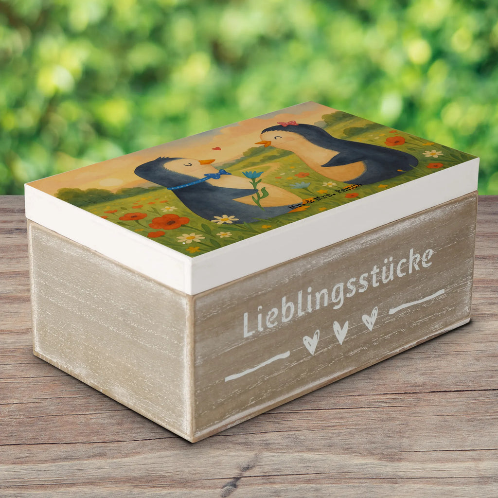 Holzkiste Pinguin Pärchen Design Geschenkdose, Truhe, Geschenkbox, XXL, Dekokiste, Schatulle, Schatzkiste, Aufbewahrungsbox, Kiste, Holzkiste, Erinnerungskiste, Erinnerungsbox, Pinguin, große Liebe, Liebesbeweis, Liebe, Hochzeitstag, Traumpaar, Hochzeit, Liebesgeschenk, Liebespaar, Hochzeitsgeschenk, Pinguine, Jahrestag, Verlobung