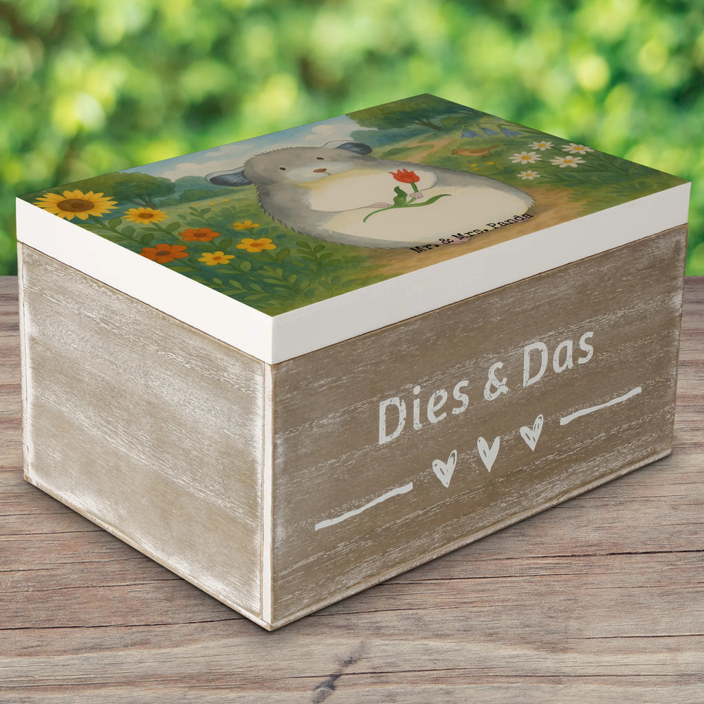 Holzkiste Chinchilla Blume Design Schatzkiste, Geschenkbox, Erinnerungsbox, XXL, Holzkiste, Aufbewahrungsbox, Kiste, Dekokiste, Truhe, Geschenkdose, Schatulle, Erinnerungskiste, Tiermotive, Gute Laune, lustige Sprüche, Tiere, Büro, Depressionen, Chinchilla, Glücklichsein, Chinchillas, Büroalltag, Liebeskummer, traurig sein, Kummer, Chaos
