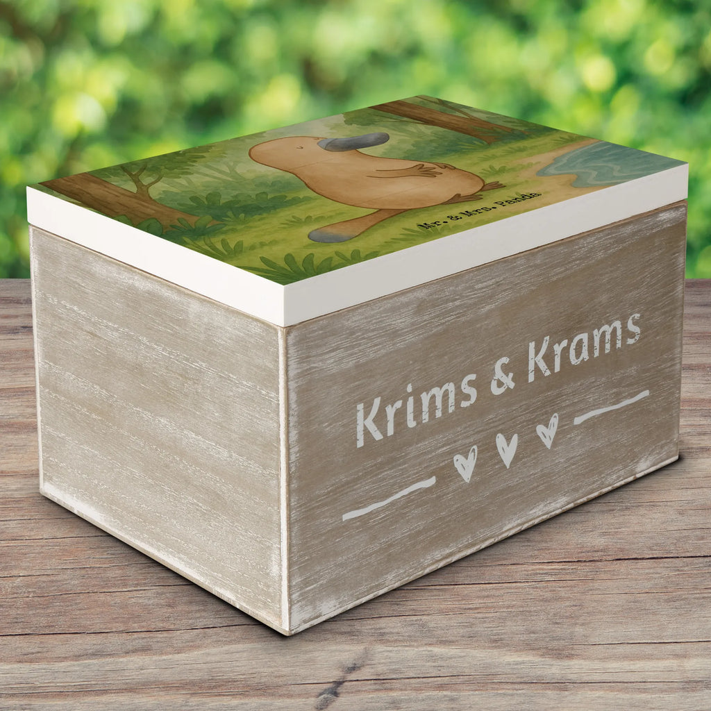 Skrzynia drewniana dziobak Odwaga Design XXL, Geschenkdose, Erinnerungsbox, Geschenkbox, Aufbewahrungsbox, Kiste, Schatzkiste, Erinnerungskiste, Dekokiste, Schatulle, Truhe, Holzkiste, Meerestiere, Meer, Urlaub, Mut, Training, Raodtrip, Weltreise, Neustart, Motivation, Büro, mutig, Arbeit, Neuanfang, Schnabeltiere, Lebensweisheit, Schnabeltier