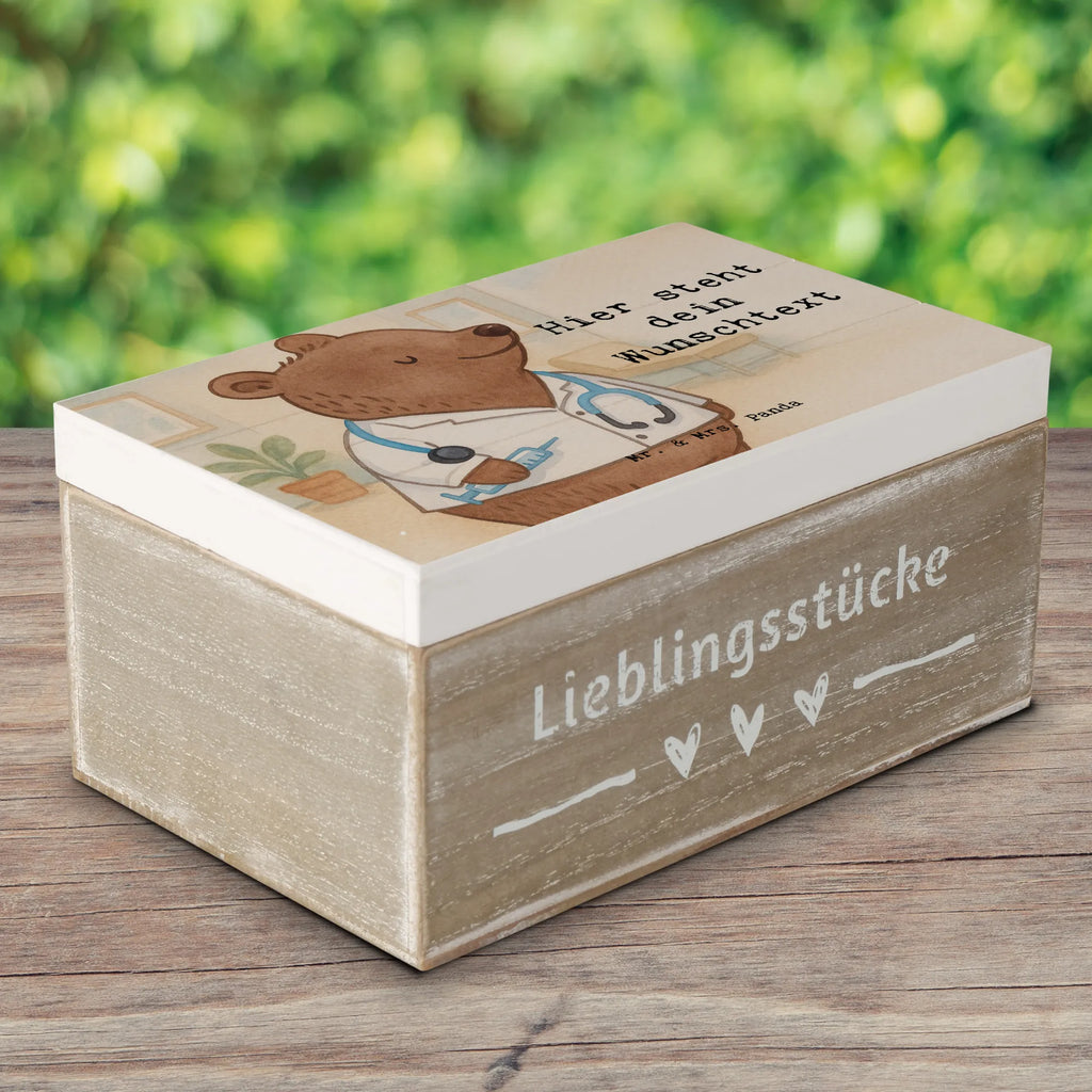 Personalisierte Holzkiste Arzt Leidenschaft Design Aufbewahrungsbox Personalisiert, Aufbewahrungsbox mit Namen, Geschenkbox personalisiert, Schatulle Personalisiert, Erinnerungskiste Personalisiert, Erinnerungsbox mit Namen, Dekokiste mit Namen, Dekokiste Personalisiert, Kiste Personalisiert, mit Namen, Schatulle mit Namen, Erinnerungskiste, Erinnerungsbox Personalisiert, Truhe mit Namen, Truhe Personalisiert, Holzkiste Personalisiert, Kiste mit Namen, GEschenkdose personalisiert, Holzkiste mit Namen, Schatzkiste Personalisiert, Schatzkiste mit Namen, Beruf, Ausbildung, Jubiläum, Abschied, Rente, Kollege, Kollegin, Geschenk, Schenken, Arbeitskollege, Mitarbeiter, Firma, Danke, Dankeschön, Doktor, Mediziner, Arztpraxis, Doktortitel, Arzt, Medizinstudium, Hausarzt