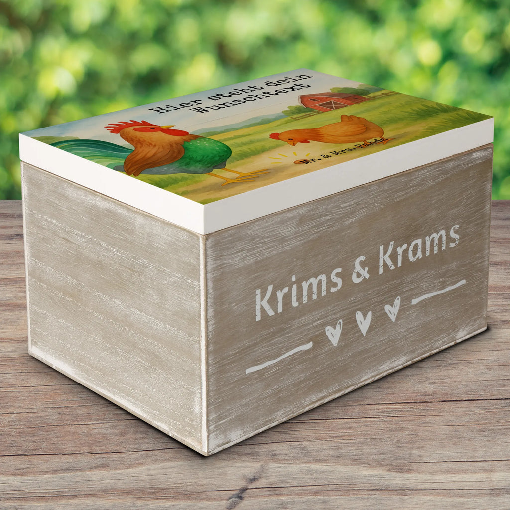 Personalizowane drewniane pudełko kogut ziarno Design Schatulle Personalisiert, Erinnerungsbox mit Namen, Aufbewahrungsbox mit Namen, Aufbewahrungsbox Personalisiert, Geschenkbox personalisiert, Holzkiste Personalisiert, Erinnerungskiste, Truhe Personalisiert, Dekokiste Personalisiert, Schatulle mit Namen, Schatzkiste mit Namen, Kiste mit Namen, Schatzkiste Personalisiert, Holzkiste mit Namen, Dekokiste mit Namen, mit Namen, Truhe mit Namen, GEschenkdose personalisiert, Kiste Personalisiert, Erinnerungsbox Personalisiert, Erinnerungskiste Personalisiert, Bauernhof, Hoftiere, Landwirt, Landwirtin, Hahn, Natur, Korn, Henne, Eier