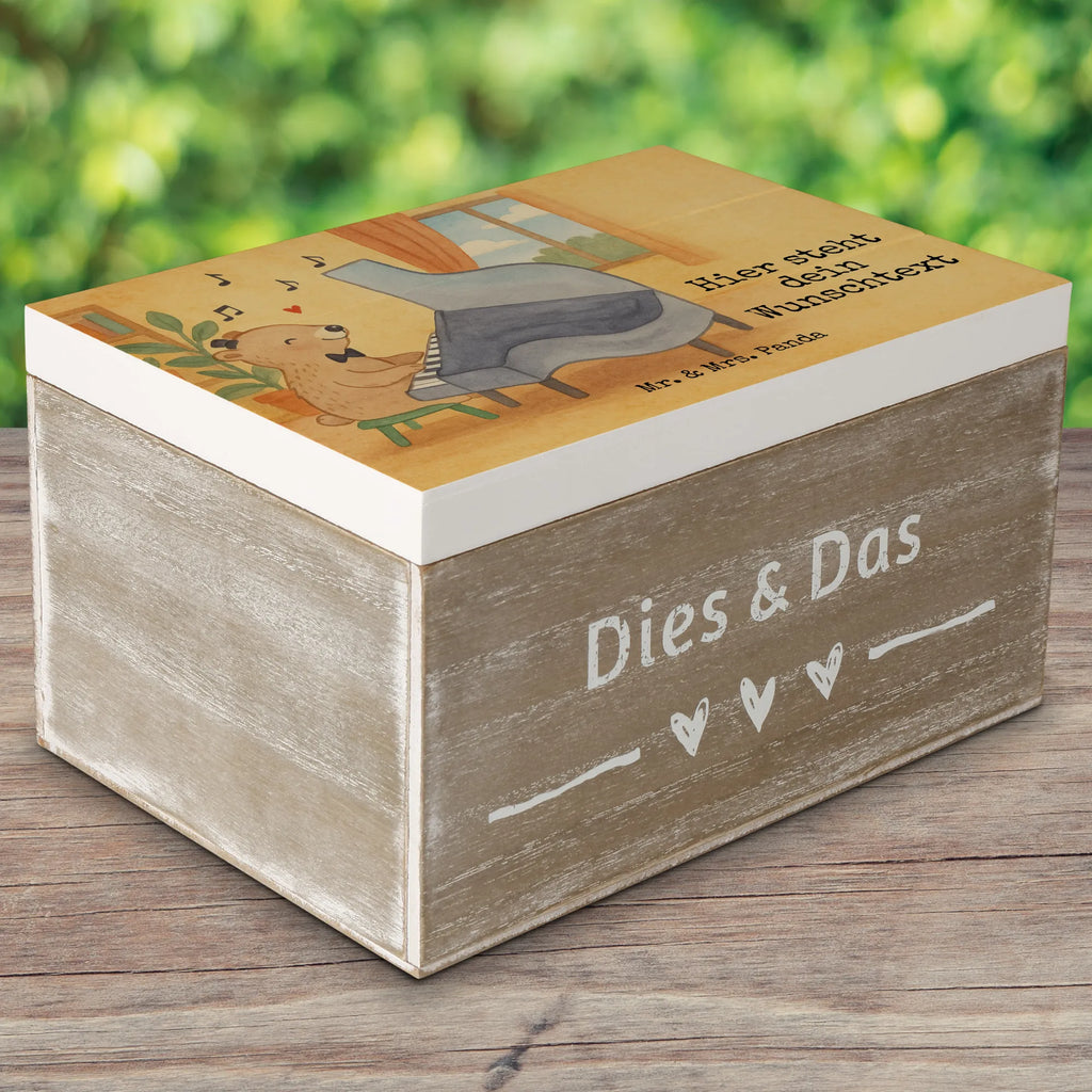 Personalisierte Holzkiste Bär Klavier Design Erinnerungskiste, Dekokiste Personalisiert, Erinnerungsbox mit Namen, GEschenkdose personalisiert, Erinnerungskiste Personalisiert, Schatulle mit Namen, Aufbewahrungsbox mit Namen, Holzkiste Personalisiert, Kiste Personalisiert, mit Namen, Schatzkiste mit Namen, Kiste mit Namen, Erinnerungsbox Personalisiert, Truhe Personalisiert, Dekokiste mit Namen, Truhe mit Namen, Aufbewahrungsbox Personalisiert, Schatulle Personalisiert, Holzkiste mit Namen, Schatzkiste Personalisiert, Geschenkbox personalisiert, Instrumente, Geschenke Musiker, Musikliebhaber, Klavier, Konzert, Flügel, Bär, Klassik, Pianist