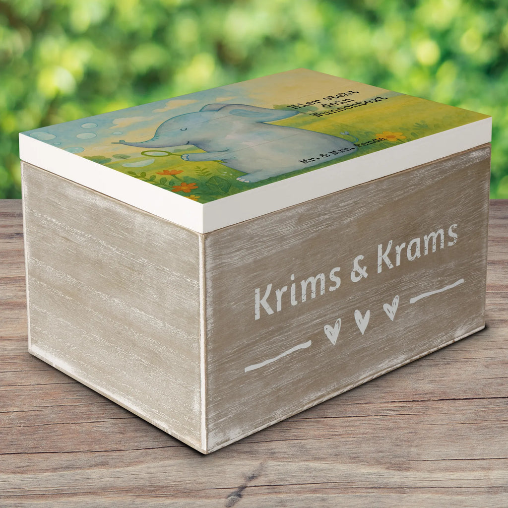 Personalisierte Holzkiste Elefant Seifenblasen Design Dekokiste Personalisiert, Dekokiste mit Namen, Holzkiste mit Namen, Erinnerungsbox Personalisiert, Kiste Personalisiert, Schatzkiste Personalisiert, Schatulle mit Namen, Truhe mit Namen, Aufbewahrungsbox mit Namen, Erinnerungskiste, Schatulle Personalisiert, Holzkiste Personalisiert, GEschenkdose personalisiert, Kiste mit Namen, Erinnerungsbox mit Namen, mit Namen, Schatzkiste mit Namen, Truhe Personalisiert, Aufbewahrungsbox Personalisiert, Erinnerungskiste Personalisiert, Geschenkbox personalisiert, Tiermotive, Gute Laune, lustige Sprüche, Tiere, Rüsseltier, Seifenblasen, Heimat, Elefanten, Dickhäuter, Elefant, Liebe, Liebesbeweis, Gefühl. Daheim, Liebesspruch