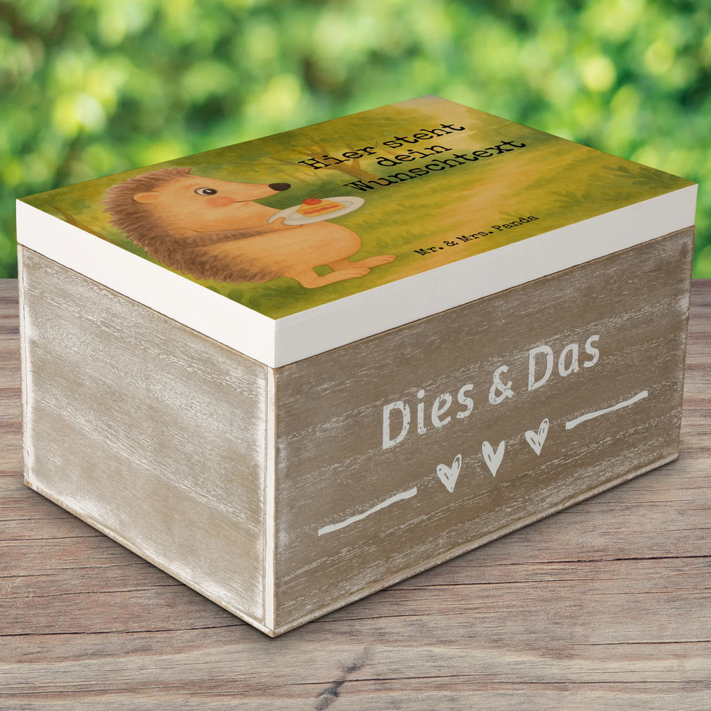 Personalizowane drewniane pudełko jeż kawałek ciasta Design Dekokiste mit Namen, Holzkiste Personalisiert, Schatzkiste Personalisiert, Erinnerungskiste Personalisiert, Schatzkiste mit Namen, Kiste Personalisiert, Aufbewahrungsbox Personalisiert, Dekokiste Personalisiert, Schatulle Personalisiert, GEschenkdose personalisiert, Truhe mit Namen, mit Namen, Kiste mit Namen, Erinnerungskiste, Schatulle mit Namen, Erinnerungsbox mit Namen, Truhe Personalisiert, Geschenkbox personalisiert, Aufbewahrungsbox mit Namen, Holzkiste mit Namen, Erinnerungsbox Personalisiert, Tiermotive, Gute Laune, lustige Sprüche, Tiere, Kuchen, Kuchen backen, Essen Spruch, Einladung Party, Torte, Backen Geschenk, Igel, Geburtstagskuchen