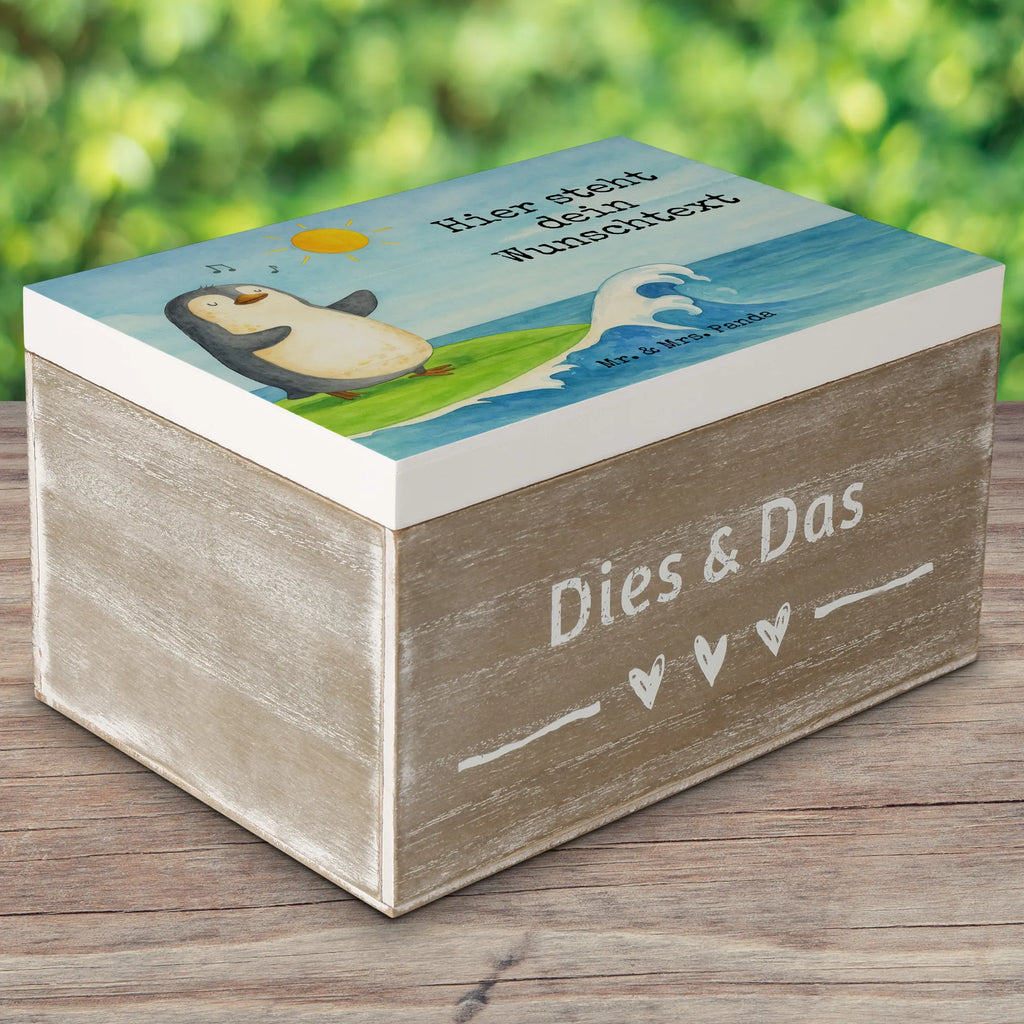 Personalisierte Holzkiste Pinguin Surfer Design Schatulle mit Namen, mit Namen, Schatzkiste mit Namen, Truhe Personalisiert, Erinnerungsbox Personalisiert, Geschenkbox personalisiert, Dekokiste Personalisiert, Erinnerungsbox mit Namen, GEschenkdose personalisiert, Erinnerungskiste Personalisiert, Truhe mit Namen, Kiste mit Namen, Dekokiste mit Namen, Schatulle Personalisiert, Holzkiste mit Namen, Aufbewahrungsbox Personalisiert, Schatzkiste Personalisiert, Erinnerungskiste, Holzkiste Personalisiert, Kiste Personalisiert, Aufbewahrungsbox mit Namen, Pinguin, Wellen, Pinguine, Portugal, Surfer, Wellen reiten, surfen, Urlaub, Hawaii