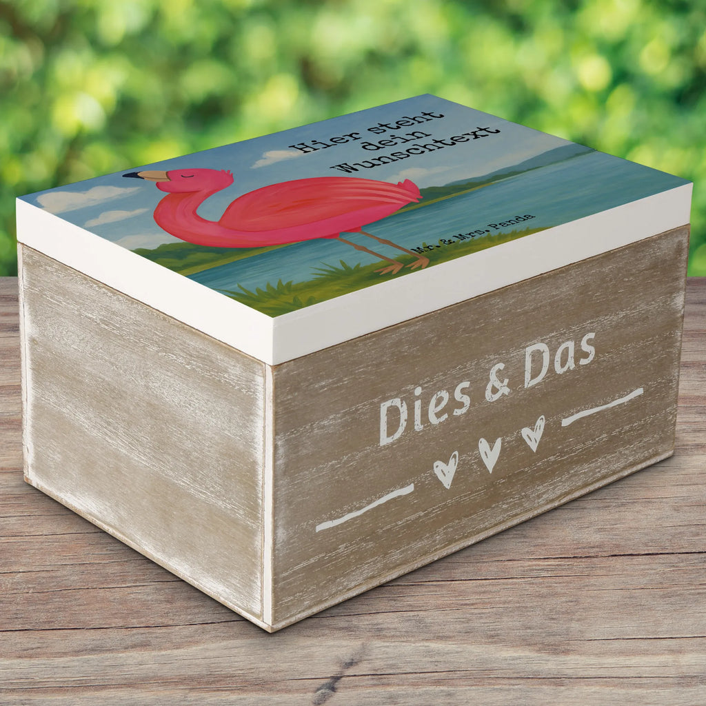 Personalisierte Holzkiste Flamingo Stolz Design Kiste mit Namen, Dekokiste mit Namen, Schatulle mit Namen, Kiste Personalisiert, Erinnerungskiste, Aufbewahrungsbox Personalisiert, Schatzkiste mit Namen, Holzkiste mit Namen, mit Namen, GEschenkdose personalisiert, Holzkiste Personalisiert, Truhe Personalisiert, Aufbewahrungsbox mit Namen, Dekokiste Personalisiert, Geschenkbox personalisiert, Schatulle Personalisiert, Erinnerungsbox mit Namen, Erinnerungskiste Personalisiert, Truhe mit Namen, Erinnerungsbox Personalisiert, Schatzkiste Personalisiert, Flamingo, Selbstliebe, Mama, Selbstakzeptanz, Freundin, Freude, Schwester, stolz, Tochter, beste Freundin
