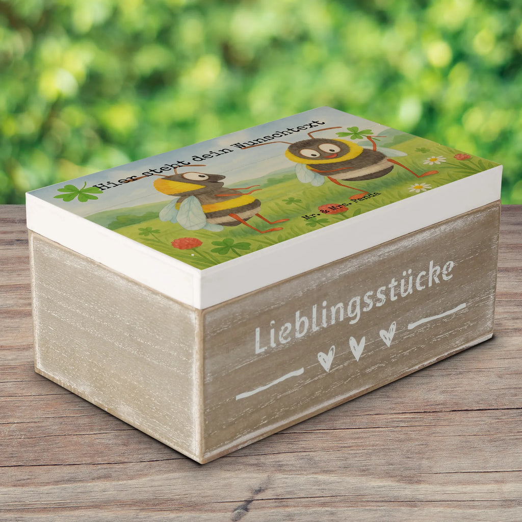 Personalizowane drewniane pudełko Trzmiele koniczyna Design Schatzkiste Personalisiert, Schatulle Personalisiert, Dekokiste Personalisiert, Aufbewahrungsbox Personalisiert, Holzkiste mit Namen, Erinnerungsbox Personalisiert, mit Namen, Erinnerungsbox mit Namen, Erinnerungskiste Personalisiert, Holzkiste Personalisiert, Dekokiste mit Namen, Geschenkbox personalisiert, Erinnerungskiste, GEschenkdose personalisiert, Truhe Personalisiert, Schatzkiste mit Namen, Truhe mit Namen, Kiste mit Namen, Kiste Personalisiert, Aufbewahrungsbox mit Namen, Schatulle mit Namen, Tiermotive, Gute Laune, lustige Sprüche, Tiere, Spruch positiv, Spruch fröhlich, glücklich sein, Spruch schön, Hummel, glücklich werden, Biene Deko, Biene