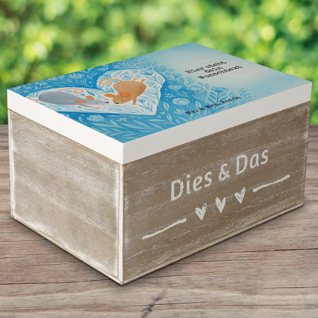 Personalised wooden chest Mice heart Design Erinnerungsbox Personalisiert, Aufbewahrungsbox Personalisiert, Erinnerungskiste, Kiste Personalisiert, Schatulle Personalisiert, Schatulle mit Namen, Kiste mit Namen, Truhe Personalisiert, GEschenkdose personalisiert, Schatzkiste Personalisiert, Schatzkiste mit Namen, Dekokiste mit Namen, Erinnerungsbox mit Namen, Dekokiste Personalisiert, Geschenkbox personalisiert, Erinnerungskiste Personalisiert, Truhe mit Namen, Holzkiste mit Namen, Holzkiste Personalisiert, mit Namen, Aufbewahrungsbox mit Namen, Liebe, Partner, Freund, Freundin, Ehemann, Ehefrau, Heiraten, Verlobung, Heiratsantrag, Liebesgeschenk, Jahrestag, Hocheitstag, Love, Hochzeit, Geschenk für zwei, Lieblingsmensch, Gemeinsamkeit, Liebesbotschaft, Maus, Mäuse, Liebesbeweis