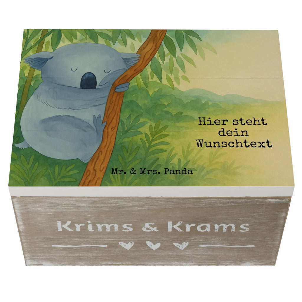 Personalisierte Holzkiste Koalabär Design Schatzkiste mit Namen, Aufbewahrungsbox mit Namen, Erinnerungsbox mit Namen, Truhe Personalisiert, Truhe mit Namen, Kiste mit Namen, Erinnerungsbox Personalisiert, Dekokiste mit Namen, Geschenkbox personalisiert, Erinnerungskiste Personalisiert, Holzkiste mit Namen, Schatulle mit Namen, Schatzkiste Personalisiert, Holzkiste Personalisiert, Erinnerungskiste, Aufbewahrungsbox Personalisiert, mit Namen, Kiste Personalisiert, Schatulle Personalisiert, Dekokiste Personalisiert, GEschenkdose personalisiert, Tiermotive, Gute Laune, lustige Sprüche, Tiere, Traumland, Koala, Traum, träumen, schlafen, Schlafzimmer, Bär, Koalabär