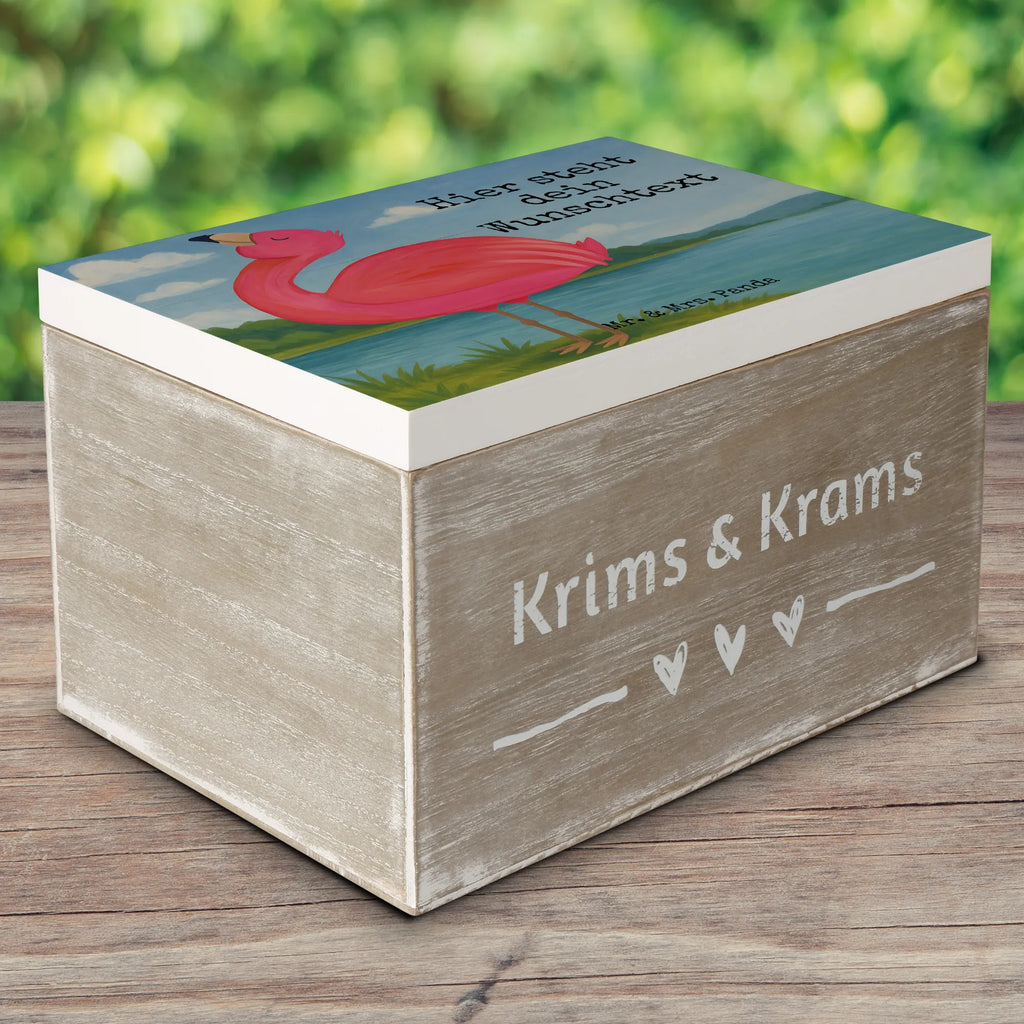 Personalisierte Holzkiste Flamingo Stolz Design Kiste mit Namen, Dekokiste mit Namen, Schatulle mit Namen, Kiste Personalisiert, Erinnerungskiste, Aufbewahrungsbox Personalisiert, Schatzkiste mit Namen, Holzkiste mit Namen, mit Namen, GEschenkdose personalisiert, Holzkiste Personalisiert, Truhe Personalisiert, Aufbewahrungsbox mit Namen, Dekokiste Personalisiert, Geschenkbox personalisiert, Schatulle Personalisiert, Erinnerungsbox mit Namen, Erinnerungskiste Personalisiert, Truhe mit Namen, Erinnerungsbox Personalisiert, Schatzkiste Personalisiert, Flamingo, Selbstliebe, Mama, Selbstakzeptanz, Freundin, Freude, Schwester, stolz, Tochter, beste Freundin