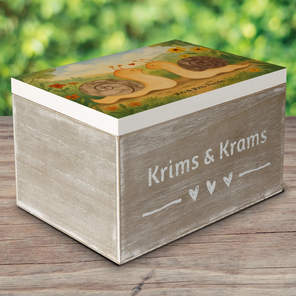 Holzkiste Schnecken Liebe Design Schatzkiste, Erinnerungsbox, Holzkiste, Geschenkbox, Erinnerungskiste, Schatulle, Dekokiste, Kiste, Aufbewahrungsbox, Geschenkdose, Truhe, XXL, Liebe, Partner, Freund, Freundin, Ehemann, Ehefrau, Heiraten, Verlobung, Heiratsantrag, Liebesgeschenk, Jahrestag, Hocheitstag