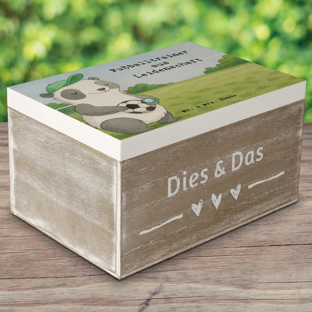 Skrzynia drewniana trener piłki nożnej pasja Design Aufbewahrungsbox, Geschenkbox, Kiste, Dekokiste, Truhe, Schatulle, XXL, Geschenkdose, Erinnerungskiste, Schatzkiste, Holzkiste, Erinnerungsbox, Beruf, Ausbildung, Jubiläum, Abschied, Rente, Kollege, Kollegin, Geschenk, Schenken, Arbeitskollege, Mitarbeiter, Firma, Danke, Dankeschön, Fußballspiel, Verein Fußball, Fußballtrainer, Glücksbringer