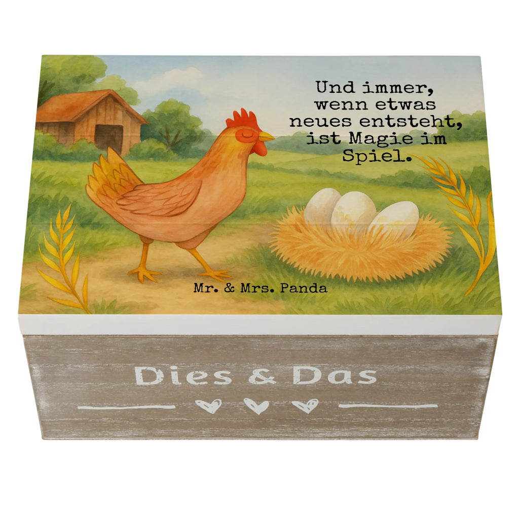 Holzkiste Huhn Stolz Design Geschenkbox, Schatulle, Schatzkiste, Holzkiste, Erinnerungsbox, Dekokiste, Truhe, Geschenkdose, XXL, Aufbewahrungsbox, Erinnerungskiste, Kiste, Bauernhof, Hoftiere, Landwirt, Landwirtin, Spruch, Hühner, Hahn, Landleben, Geburt, Eier, Schwangerschaft, Hof, Magie, Motivation, Henne