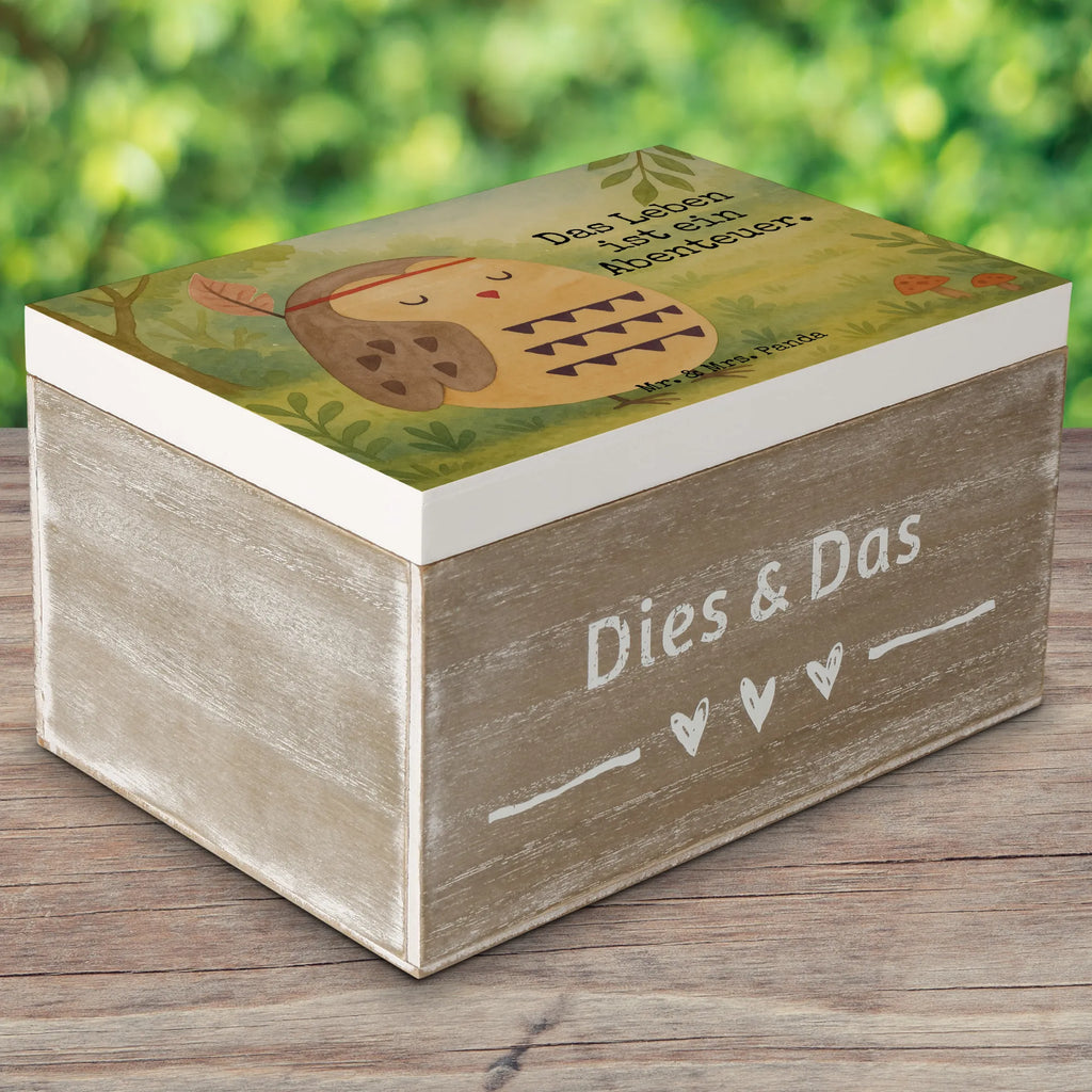 Holzkiste Eule Federschmuck Design Schatzkiste, Schatulle, Geschenkbox, Geschenkdose, Kiste, Holzkiste, Aufbewahrungsbox, Truhe, Erinnerungsbox, Erinnerungskiste, XXL, Dekokiste, Eule, Reisespruch, Eule Deko, Owl, Dekoration, Das Leben ist ein Abenteuer, Federschmuck