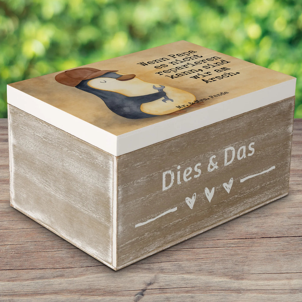 Holzkiste Wenn Papa es nicht reparieren kann, sind wir am Arsch Design Schatzkiste, Dekokiste, Truhe, Aufbewahrungsbox, Geschenkbox, Holzkiste, XXL, Erinnerungsbox, Erinnerungskiste, Geschenkdose, Schatulle, Kiste, Familie, Vatertag, Muttertag, Bruder, Schwester, Mama, Papa, Oma, Opa, Geschenk Papa, Bester Papa der Welt, Vater