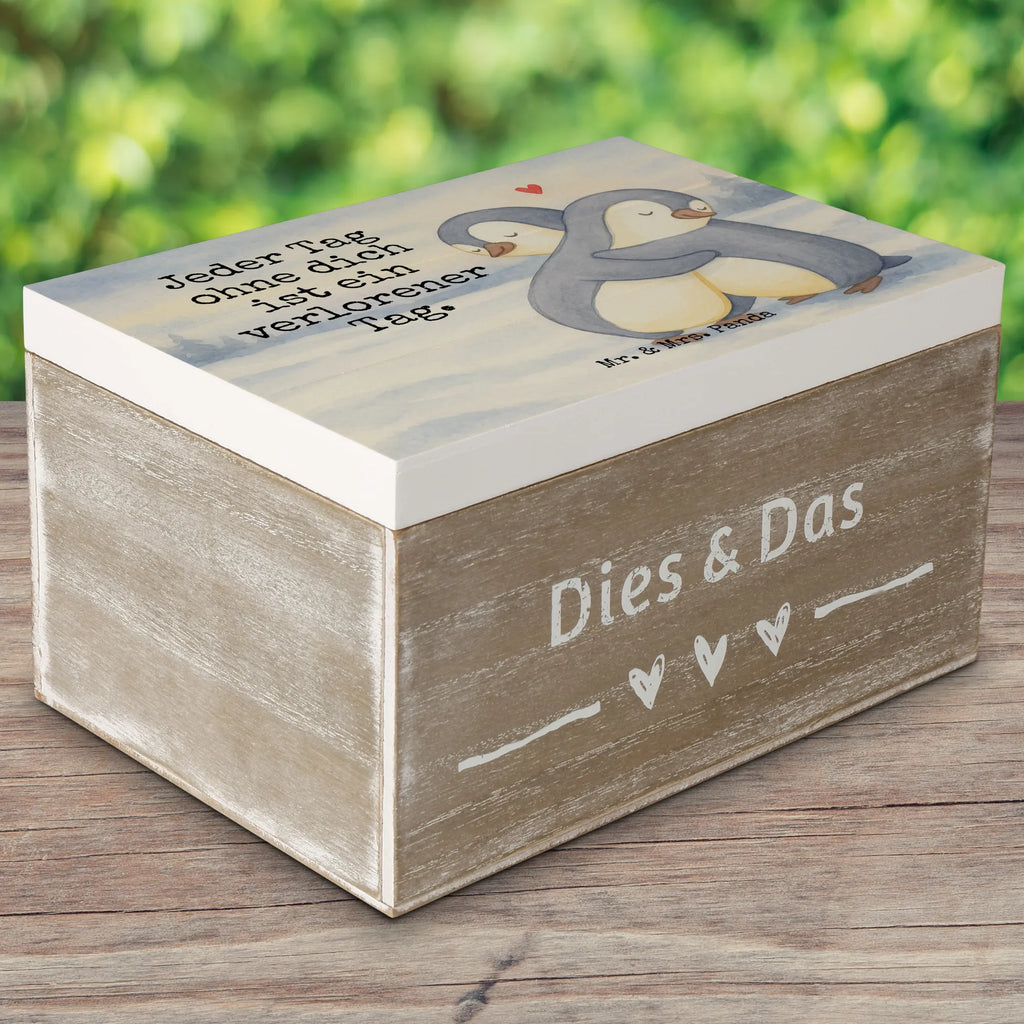 Holzkiste Pinguine Kuscheln Design Truhe, Holzkiste, Kiste, Geschenkdose, Aufbewahrungsbox, Erinnerungskiste, Schatulle, Schatzkiste, Geschenkbox, Dekokiste, XXL, Erinnerungsbox, Liebe, Partner, Freund, Freundin, Ehemann, Ehefrau, Heiraten, Verlobung, Heiratsantrag, Liebesgeschenk, Jahrestag, Hocheitstag, Valentinstag, Geschenk für Frauen, für Ehemann, Liebesbeweis, Geschenk für Partner, Hochzeitstag, für Männer, Mitbringsel, Geschenk für Freundin