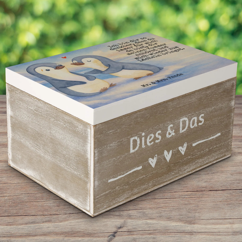Holzkiste Pinguine trösten Design Geschenkbox, Schatulle, Schatzkiste, Holzkiste, Erinnerungskiste, Truhe, Aufbewahrungsbox, Geschenkdose, Kiste, XXL, Dekokiste, Erinnerungsbox, Liebe, Partner, Freund, Freundin, Ehemann, Ehefrau, Heiraten, Verlobung, Heiratsantrag, Liebesgeschenk, Jahrestag, Hocheitstag, für Männer, Hochzeitstag, Valentinstag, Geschenk für Partner, Liebesbeweis, für Ehemann, Geschenk für Frauen, Mitbringsel, Geschenk für Freundin
