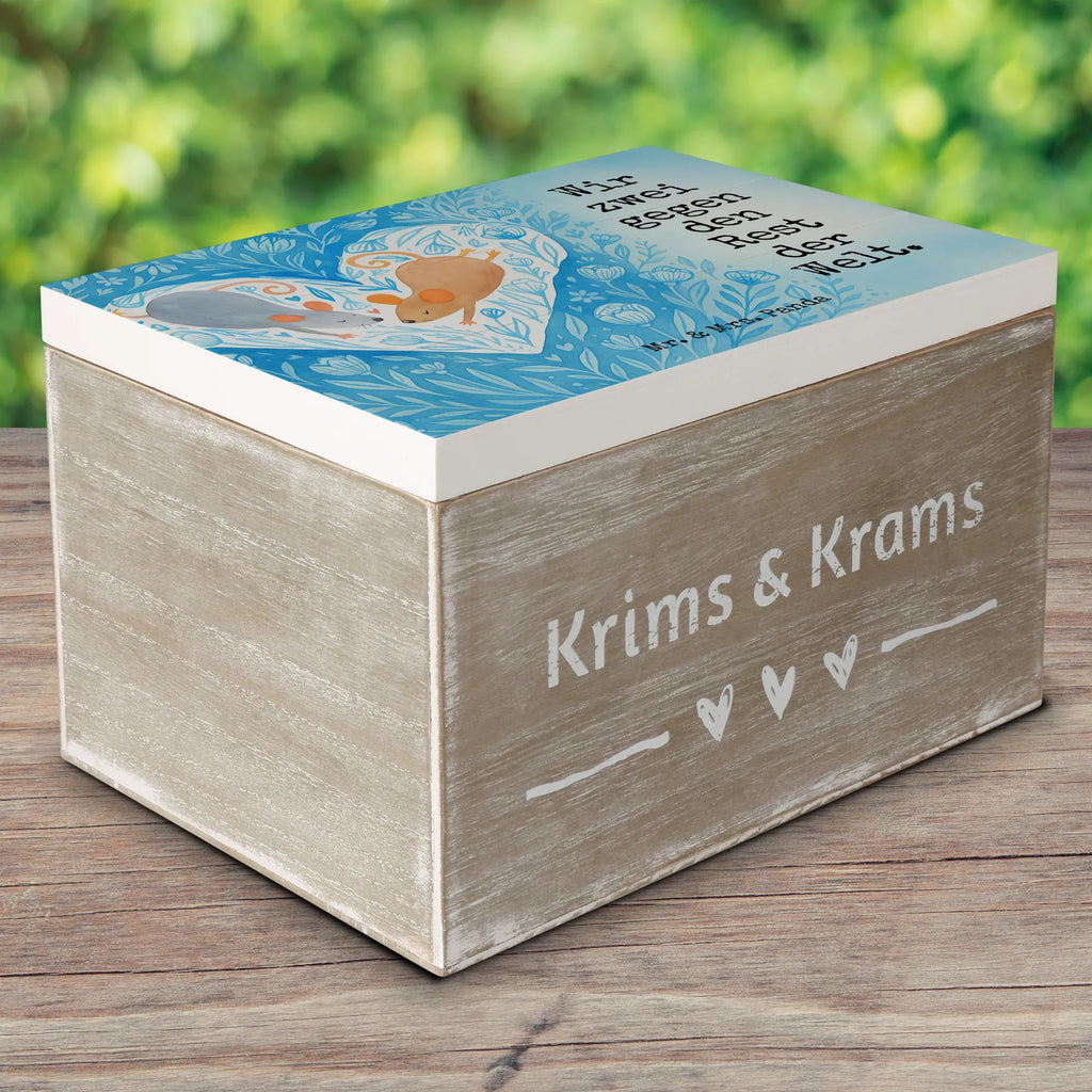 Holzkiste Mäuse Herz Design Truhe, Geschenkbox, Schatzkiste, Erinnerungskiste, Schatulle, Aufbewahrungsbox, Holzkiste, XXL, Geschenkdose, Erinnerungsbox, Kiste, Dekokiste, Liebe, Partner, Freund, Freundin, Ehemann, Ehefrau, Heiraten, Verlobung, Heiratsantrag, Liebesgeschenk, Jahrestag, Hocheitstag, Liebesbeweis, Love, Geschenk für zwei, Liebesbotschaft, Maus, Lieblingsmensch, Hochzeit, Mäuse, Gemeinsamkeit
