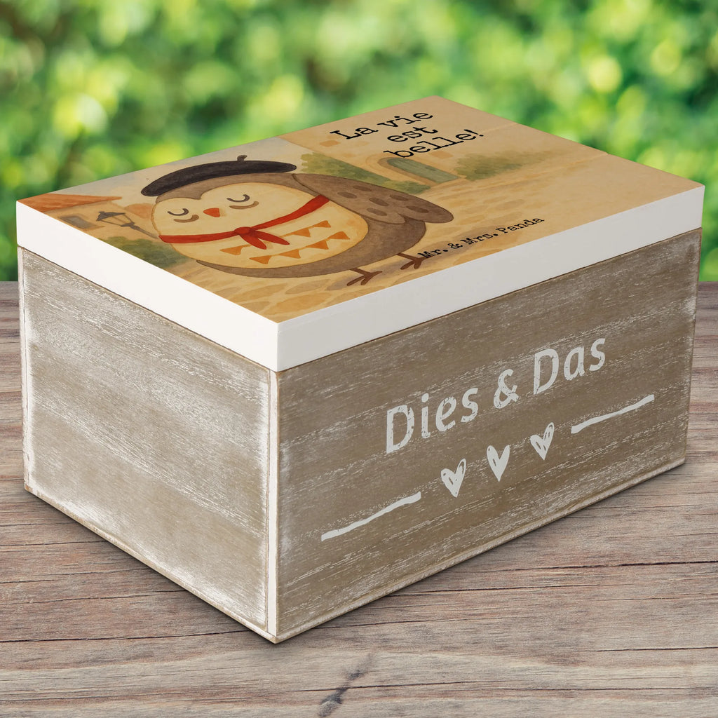 Holzkiste Eule Frankreich Design Schatzkiste, Box aus Holz, Holztruhe, Holzkisten, Aufbewahrungsbox Holz, Holzbox mit Deckel, Holzkiste, Holzbox, Ordnungsbox, Deko Box, Dekorative Holzkiste, Holzboxen, Holz Aufbewahrungsbox, Erinnerungsbox Baby, Truhe, Kiste, Schatulle, Erinnerungskiste, Holzkiste mit Deckel, Aufbewahrungsbox, Erinnerungsbox, Aufbewahrungsbox aus Holz, Erinnerungsbox Hochzeit, Aufbewahrungskiste, Geschenkbox, Dekokiste, Schmuckkästchen, Eule, La Vie Est Belle, Owl, Eulen, Spruch Französisch, Frankreich, Hibou, Das Leben Ist schön, Spruch schön, Eule Deko