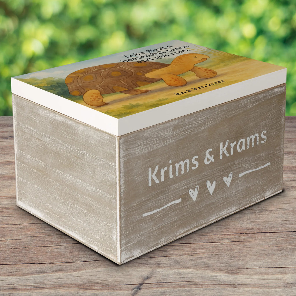Holzkiste Schildkröte Marschieren Design Truhe, Schatulle, Geschenkdose, Schatzkiste, Dekokiste, Kiste, Erinnerungskiste, Aufbewahrungsbox, Geschenkbox, XXL, Erinnerungsbox, Holzkiste, Meerestiere, Meer, Urlaub, Schildkröten, get lost, Lieblingsmensch, Inspiration, Neustart, Motivation, Abenteuer, Reiselust, Schildkröte