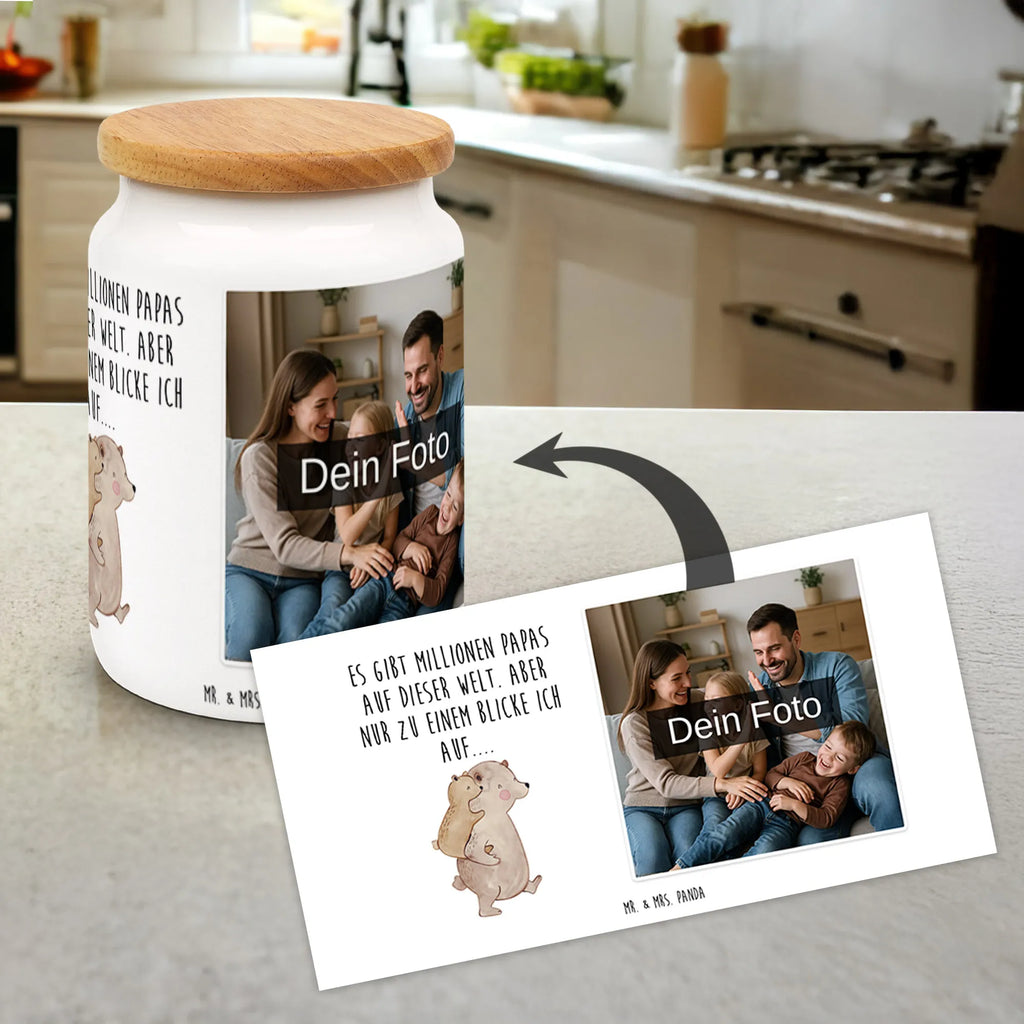 Personalisierte Foto Vorratsdose Papa Bär Individuelle Vorratsdose Mit Bild, Vorratsdose Mit Eigenem Motiv, Vorratsdose Mit Kinderfoto, Vorratsdose Mit Familienfoto, Vorratsdose Mit Foto Und Text, Vorratsdose Mit Haustierfoto, Vorratsdose Mit Wunschfoto, Aufbewahrungsdose Mit Bild, Vorratsdose Mit Fotodruck, Personalisierte Vorratsdose Mit Bild, Vorratsbehälter Mit Foto, Vorratsdose Personalisiert Mit Foto, Küchenbox Mit Bild, Vorratsdose Mit Bild Und Namen, Vorratsdose Mit Eigenem Foto, Vorratsdose Selbst Gestalten Mit Foto, Aufbewahrungsdose Mit Foto, Vorratsglas Mit Foto, Vorratsdose Mit Foto, Werbeschenk mit Logo, Vorratsdose Mit Bild, Foto Vorratsdose, Vorratsdose Bedrucken Lassen, Vorratsdose Als Geschenk Mit Foto, Werbeschenk mit Bild, Frischhaltedose Mit Eigenem Foto, Familie, Vatertag, Muttertag, Bruder, Schwester, Mama, Papa, Oma, Opa, Onkel, Geschenk, Vati, Geburtstag, Vater, Papi