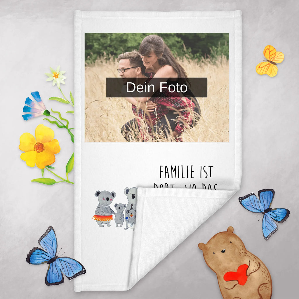 Personalisiertes Foto Gästehandtuch Koala Familie Gästehandtuch Badezimmer Mit Bild, Kleines Handtuch Mit Foto, Gästehandtuch Modern Mit Foto, Gästehandtuch Set Mit Foto, Gästehandtuch Bunt Mit Foto, Handtuch Für Gäste-WC Mit Foto, Gästehandtuch Nachhaltig Mit Bild, Gäste-Tuch Mit Eigenem Foto, Gästehandtuch Für Hotels Mit Foto, Gästehandtuch Grau Mit Bild, Gästehandtuch Strapazierfähig Mit Foto, Gästehandtuch Weiß Mit Foto, Gästehandtuch Bio Baumwolle Mit Bild, Gästehandtuch Mit Foto, Gästehandtuch Mit Bordüre Und Bild, Gästehandtuch Schnell Trocknend Mit Bild, Handtuch Gästezimmer Mit Foto, Gästehandtuch 30x50 Mit Bild, Gästehandtücher Mit Bild, Gästehandtuch Weich Mit Bild, Waschhandtuch Mit Foto, Gästehandtuch Baumwolle Mit Foto, Handtuch Für Gäste Mit Foto, Personalisiertes Gästehandtuch Mit Foto, Gästehandtuch Beige Mit Foto, Handtuch Für Toilette Mit Bild, Gästehandtuch Schwarz Mit Foto, Gästehandtuch Bad Mit Foto, Gästehandtuch Mit Muster Und Foto, Gästehandtuch Ökologisch Mit Foto, Handtuch Gästeformat Mit Foto, Gästehandtuch Klassisch Mit Bild, Gästehandtuch Hochwertig Mit Foto, Gästehandtuch Waschbar Mit Bild, Gästehandtuch Pflegeleicht Mit Foto, Handtuch Klein Mit Bild, Gästehandtuch Saugfähig Mit Foto, Familie, Vatertag, Muttertag, Bruder, Schwester, Mama, Papa, Oma, Opa, Koala, Geschwister, Kinder, Family, Familienleben, Koalas