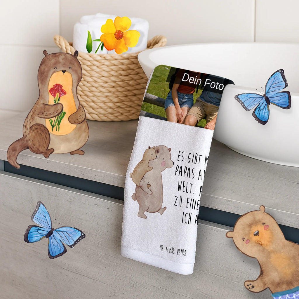 Personalisiertes Foto Gästehandtuch Papa Bär Kleines Handtuch Mit Foto, Gästehandtuch Beige Mit Foto, Gästehandtuch Set Mit Foto, Gästehandtuch Baumwolle Mit Foto, Waschhandtuch Mit Foto, Gästehandtuch Hochwertig Mit Foto, Gästehandtuch Mit Foto, Handtuch Klein Mit Bild, Gästehandtuch Pflegeleicht Mit Foto, Gästehandtuch Ökologisch Mit Foto, Personalisiertes Gästehandtuch Mit Foto, Gästehandtuch Grau Mit Bild, Gästehandtuch Strapazierfähig Mit Foto, Handtuch Gästezimmer Mit Foto, Gästehandtuch Saugfähig Mit Foto, Gästehandtuch Bio Baumwolle Mit Bild, Gästehandtuch Nachhaltig Mit Bild, Handtuch Für Gäste Mit Foto, Handtuch Für Toilette Mit Bild, Gästehandtuch Schwarz Mit Foto, Gäste-Tuch Mit Eigenem Foto, Gästehandtuch Schnell Trocknend Mit Bild, Gästehandtuch Klassisch Mit Bild, Gästehandtuch Weiß Mit Foto, Gästehandtuch Badezimmer Mit Bild, Handtuch Für Gäste-WC Mit Foto, Gästehandtücher Mit Bild, Handtuch Gästeformat Mit Foto, Gästehandtuch Für Hotels Mit Foto, Gästehandtuch Weich Mit Bild, Gästehandtuch Modern Mit Foto, Gästehandtuch Bunt Mit Foto, Gästehandtuch Mit Bordüre Und Bild, Gästehandtuch Waschbar Mit Bild, Gästehandtuch 30x50 Mit Bild, Gästehandtuch Bad Mit Foto, Gästehandtuch Mit Muster Und Foto, Familie, Vatertag, Muttertag, Bruder, Schwester, Mama, Papa, Oma, Opa, Geschenk, Vati, Papi, Vater, Geburtstag, Onkel