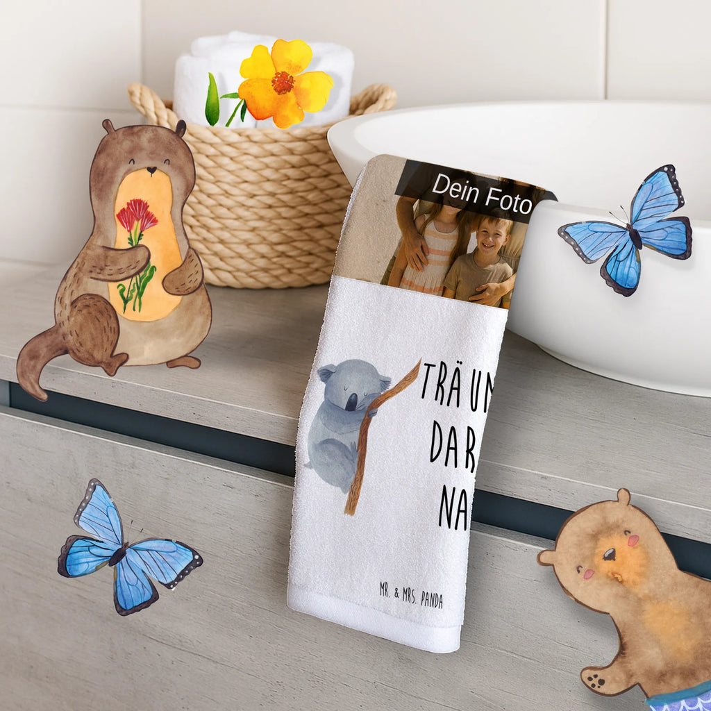 Personalisiertes Foto Gästehandtuch Koalabär Waschhandtuch Mit Foto, Gästehandtuch Beige Mit Foto, Gästehandtuch Saugfähig Mit Foto, Handtuch Für Gäste-WC Mit Foto, Gästehandtuch Nachhaltig Mit Bild, Gästehandtuch Baumwolle Mit Foto, Gästehandtuch Strapazierfähig Mit Foto, Gästehandtuch 30x50 Mit Bild, Personalisiertes Gästehandtuch Mit Foto, Gästehandtuch Klassisch Mit Bild, Gästehandtuch Mit Foto, Gästehandtuch Weich Mit Bild, Gästehandtuch Schwarz Mit Foto, Gästehandtuch Grau Mit Bild, Gästehandtuch Badezimmer Mit Bild, Handtuch Klein Mit Bild, Gästehandtuch Mit Muster Und Foto, Gästehandtuch Bad Mit Foto, Handtuch Für Toilette Mit Bild, Kleines Handtuch Mit Foto, Gästehandtuch Modern Mit Foto, Gästehandtuch Mit Bordüre Und Bild, Gästehandtuch Set Mit Foto, Gästehandtuch Hochwertig Mit Foto, Handtuch Gästeformat Mit Foto, Gästehandtücher Mit Bild, Gästehandtuch Waschbar Mit Bild, Gästehandtuch Schnell Trocknend Mit Bild, Gästehandtuch Bio Baumwolle Mit Bild, Gäste-Tuch Mit Eigenem Foto, Gästehandtuch Ökologisch Mit Foto, Gästehandtuch Weiß Mit Foto, Gästehandtuch Für Hotels Mit Foto, Gästehandtuch Bunt Mit Foto, Handtuch Für Gäste Mit Foto, Gästehandtuch Pflegeleicht Mit Foto, Handtuch Gästezimmer Mit Foto, Tiermotive, Gute Laune, lustige Sprüche, Tiere, schlafen, Traumland, Koalabär, träumen, Bär, Koala, Schlafzimmer, Traum