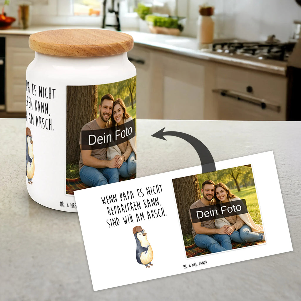 Personalisierte Foto Vorratsdose Wenn Papa es nicht reparieren kann, sind wir am Arsch Individuelle Vorratsdose Mit Bild, Vorratsglas Mit Foto, Vorratsdose Mit Haustierfoto, Vorratsdose Als Geschenk Mit Foto, Vorratsdose Bedrucken Lassen, Vorratsdose Mit Eigenem Foto, Vorratsdose Mit Familienfoto, Vorratsdose Mit Wunschfoto, Küchenbox Mit Bild, Vorratsdose Mit Bild, Vorratsdose Personalisiert Mit Foto, Vorratsdose Mit Kinderfoto, Vorratsdose Mit Foto Und Text, Vorratsdose Mit Foto, Frischhaltedose Mit Eigenem Foto, Aufbewahrungsdose Mit Bild, Vorratsdose Selbst Gestalten Mit Foto, Personalisierte Vorratsdose Mit Bild, Werbeschenk mit Logo, Vorratsdose Mit Fotodruck, Vorratsdose Mit Bild Und Namen, Werbeschenk mit Bild, Vorratsbehälter Mit Foto, Aufbewahrungsdose Mit Foto, Foto Vorratsdose, Vorratsdose Mit Eigenem Motiv, Familie, Vatertag, Muttertag, Bruder, Schwester, Mama, Papa, Oma, Opa, Bester Papa der Welt, Geschenk Papa, Vater