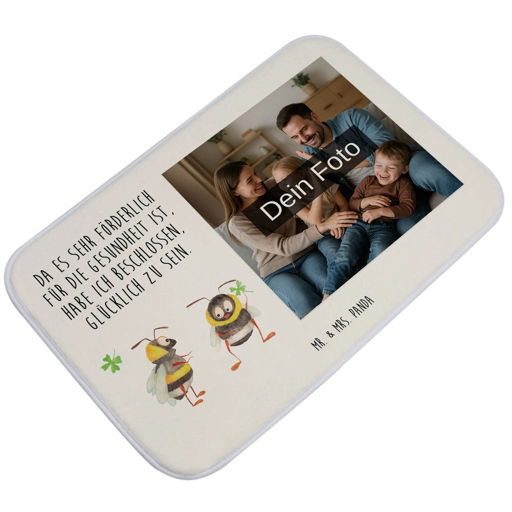 Personalisierte Foto Badematte Hummeln Kleeblatt Gäste-WC Badvorleger Mit Foto, Badematte Mit Foto, Bad Fußmatte Mit Bild, Rechteckiger Badvorleger Mit Bild, Werbegeschenk Mit Logo, Badezimmer Matte Mit Foto, Badvorleger Baumwolle Mit Bild, Runder Badvorleger Mit Foto, Badgarnitur Mit Foto, Weicher Badvorleger Mit Bild, Duschvorleger Mit Foto, Badvorleger Mit Eigenem Motiv, Rutschfester Badvorleger Mit Foto, Badematten Set Mit Foto, Vintage Badvorleger Mit Foto, Foto Badvorleger Für Dusche, Badezimmerteppich Mit Foto, Badvorleger Klein Mit Bild, Badematte selber gestalten, Badvorleger Selbst Gestalten Mit Foto, Badvorleger Mit Bild, Badvorleger Mikrofaser Mit Foto, Saugfähiger Badvorleger Mit Foto, Weißer Badvorleger Mit Foto, Firmengeschenk Mit Eigenem Logo, Design Badvorleger Mit Eigenem Foto, Badmatte Waschbar Mit Foto, Badematte mit Foto, Badvorleger Groß Mit Foto, Badvorleger Mit Wunschbild, Schwarzer Badvorleger Mit Bild, Gemusterter Badvorleger Mit Bild, Badteppich Mit Bild, Werbegeschenk Mit Foto, Badvorleger Für Badewanne Mit Bild, Badläufer Mit Bild, Badvorleger Mit Fotodruck, Personaliserter Badvorleger Mit Foto, Klassischer Badvorleger Mit Foto, Badematte Rutschfest Mit Foto, Badvorleger Mit Foto, Waschbarer Badvorleger Mit Foto, Moderner Badvorleger Mit Bild, Badvorleger Mit Eigenem Foto, Badezimmermatte Mit Foto, Teppich Fürs Bad Mit Eigenem Bild, Tiermotive, Gute Laune, lustige Sprüche, Tiere, Spruch schön, Spruch positiv, glücklich sein, Biene, Biene Deko, Hummel, glücklich werden, Spruch fröhlich