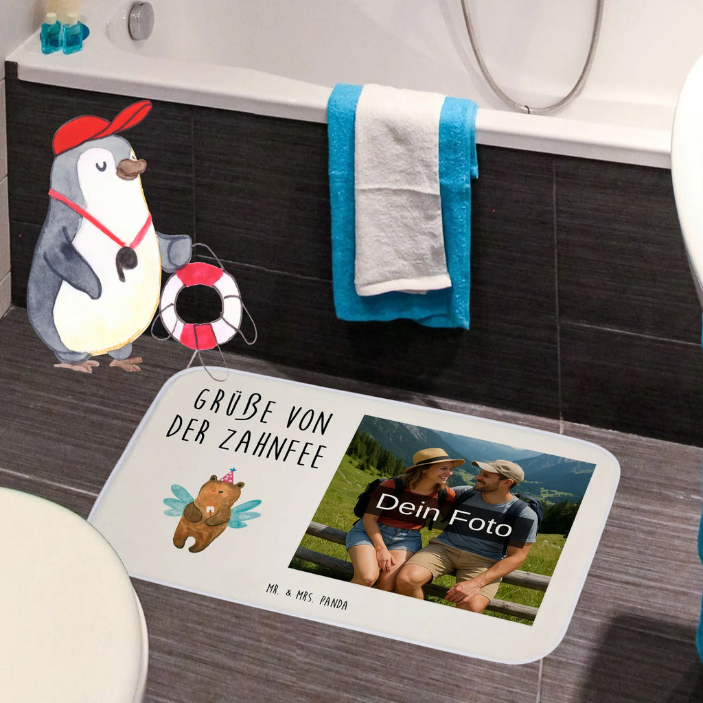 Personalisierte Foto Badematte Bär Zahnfee Badvorleger Mit Fotodruck, Weicher Badvorleger Mit Bild, Badvorleger Mit Bild, Moderner Badvorleger Mit Bild, Badvorleger Groß Mit Foto, Badvorleger Klein Mit Bild, Badematten Set Mit Foto, Rutschfester Badvorleger Mit Foto, Klassischer Badvorleger Mit Foto, Foto Badvorleger Für Dusche, Runder Badvorleger Mit Foto, Badezimmermatte Mit Foto, Badematte mit Foto, Badläufer Mit Bild, Gäste-WC Badvorleger Mit Foto, Gemusterter Badvorleger Mit Bild, Badteppich Mit Bild, Badezimmerteppich Mit Foto, Badvorleger Mit Eigenem Motiv, Badvorleger Mit Foto, Badmatte Waschbar Mit Foto, Saugfähiger Badvorleger Mit Foto, Bad Fußmatte Mit Bild, Weißer Badvorleger Mit Foto, Badvorleger Mikrofaser Mit Foto, Werbegeschenk Mit Foto, Waschbarer Badvorleger Mit Foto, Duschvorleger Mit Foto, Badvorleger Mit Eigenem Foto, Badezimmer Matte Mit Foto, Badvorleger Für Badewanne Mit Bild, Schwarzer Badvorleger Mit Bild, Rechteckiger Badvorleger Mit Bild, Badgarnitur Mit Foto, Werbegeschenk Mit Logo, Badvorleger Selbst Gestalten Mit Foto, Badematte Rutschfest Mit Foto, Vintage Badvorleger Mit Foto, Badematte Selber Gestalten, Badvorleger Mit Wunschbild, Firmengeschenk Mit Eigenem Logo, Teppich Fürs Bad Mit Eigenem Bild, Personaliserter Badvorleger Mit Foto, Design Badvorleger Mit Eigenem Foto, Badvorleger Baumwolle Mit Bild, Teddy, Bär, Teddybär, Milchzahn, Erster Zahn, Zahnfee, Fee
