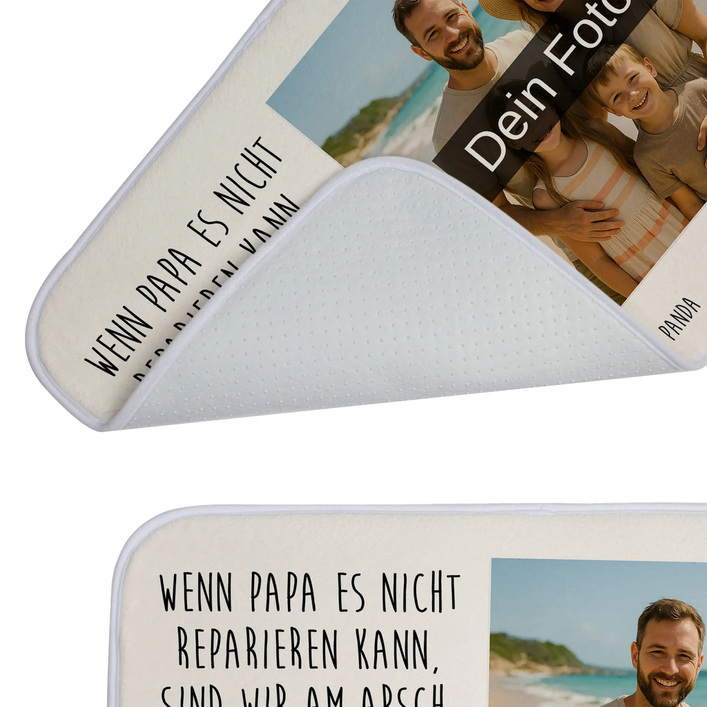 Personalisierte Foto Badematte Wenn Papa es nicht reparieren kann, sind wir am Arsch Moderner Badvorleger Mit Bild, Badteppich Mit Bild, Personaliserter Badvorleger Mit Foto, Badezimmermatte Mit Foto, Badvorleger Mikrofaser Mit Foto, Badmatte Waschbar Mit Foto, Badematte Mit Foto, Gäste-WC Badvorleger Mit Foto, Badvorleger Mit Bild, Rutschfester Badvorleger Mit Foto, Design Badvorleger Mit Eigenem Foto, Badezimmer Matte Mit Foto, Badematten Set Mit Foto, Badezimmerteppich Mit Foto, Foto Badvorleger Für Dusche, Badvorleger Klein Mit Bild, Waschbarer Badvorleger Mit Foto, Badematte mit Foto, Werbegeschenk Mit Foto, Schwarzer Badvorleger Mit Bild, Badläufer Mit Bild, Vintage Badvorleger Mit Foto, Badvorleger Mit Foto, Badvorleger Mit Wunschbild, Werbegeschenk Mit Logo, Badvorleger Für Badewanne Mit Bild, Saugfähiger Badvorleger Mit Foto, Rechteckiger Badvorleger Mit Bild, Runder Badvorleger Mit Foto, Badvorleger Mit Fotodruck, Badematte Rutschfest Mit Foto, Badvorleger Baumwolle Mit Bild, Firmengeschenk Mit Eigenem Logo, Badgarnitur Mit Foto, Badematte selber gestalten, Badvorleger Groß Mit Foto, Weicher Badvorleger Mit Bild, Badvorleger Mit Eigenem Motiv, Gemusterter Badvorleger Mit Bild, Klassischer Badvorleger Mit Foto, Badvorleger Selbst Gestalten Mit Foto, Duschvorleger Mit Foto, Badvorleger Mit Eigenem Foto, Bad Fußmatte Mit Bild, Weißer Badvorleger Mit Foto, Teppich Fürs Bad Mit Eigenem Bild, Familie, Vatertag, Muttertag, Bruder, Schwester, Mama, Papa, Oma, Opa, Vater, Geschenk Papa, Bester Papa der Welt
