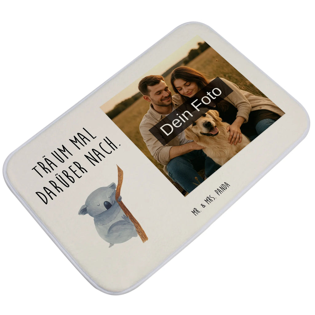 Personalisierte Foto Badematte Koalabär Badematte mit Foto, Badezimmermatte Mit Foto, Weicher Badvorleger Mit Bild, Badematte selber gestalten, Personaliserter Badvorleger Mit Foto, Gäste-WC Badvorleger Mit Foto, Klassischer Badvorleger Mit Foto, Badvorleger Mit Eigenem Foto, Bad Fußmatte Mit Bild, Badezimmerteppich Mit Foto, Badläufer Mit Bild, Design Badvorleger Mit Eigenem Foto, Rutschfester Badvorleger Mit Foto, Teppich Fürs Bad Mit Eigenem Bild, Firmengeschenk Mit Eigenem Logo, Badvorleger Mit Eigenem Motiv, Saugfähiger Badvorleger Mit Foto, Badvorleger Mikrofaser Mit Foto, Badvorleger Klein Mit Bild, Duschvorleger Mit Foto, Badvorleger Mit Wunschbild, Weißer Badvorleger Mit Foto, Badvorleger Baumwolle Mit Bild, Badmatte Waschbar Mit Foto, Rechteckiger Badvorleger Mit Bild, Vintage Badvorleger Mit Foto, Badematte Rutschfest Mit Foto, Badematte Mit Foto, Badematten Set Mit Foto, Badvorleger Mit Foto, Runder Badvorleger Mit Foto, Badezimmer Matte Mit Foto, Schwarzer Badvorleger Mit Bild, Badvorleger Für Badewanne Mit Bild, Badvorleger Selbst Gestalten Mit Foto, Badteppich Mit Bild, Badvorleger Mit Bild, Moderner Badvorleger Mit Bild, Gemusterter Badvorleger Mit Bild, Badvorleger Groß Mit Foto, Werbegeschenk Mit Logo, Badvorleger Mit Fotodruck, Foto Badvorleger Für Dusche, Badgarnitur Mit Foto, Waschbarer Badvorleger Mit Foto, Werbegeschenk Mit Foto, Tiermotive, Gute Laune, lustige Sprüche, Tiere, Schlafzimmer, Traumland, schlafen, Koala, Bär, träumen, Traum, Koalabär