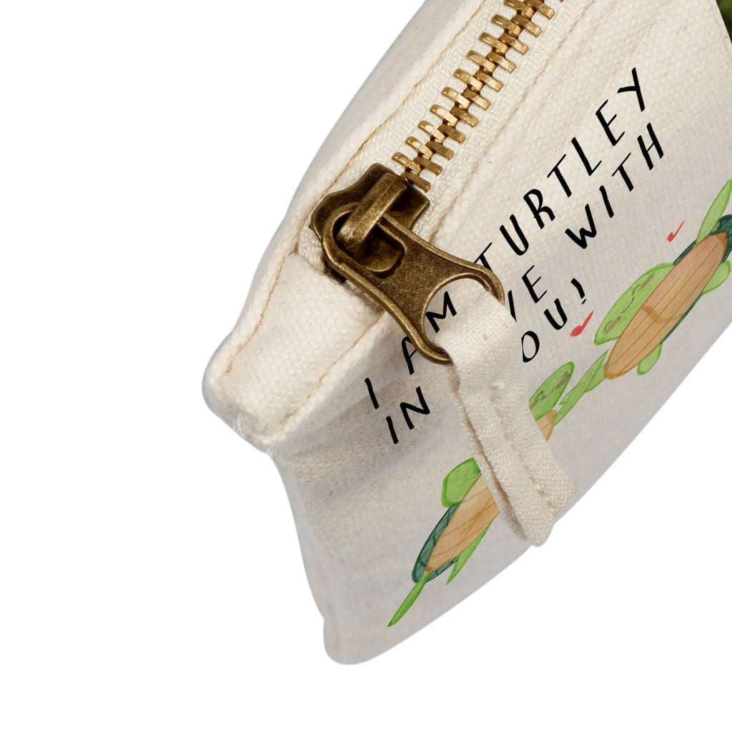 Personalisierte Foto Schminktasche Schildkröten Paar Schminktasche Mit Foto, Personalisierte Schminktasche Mit Foto, Schminktasche Mit Eigenem Bild, Schminktasche Mit Wunschfoto, Kosmetiktasche Mit Foto, Make-Up Tasche Mit Foto, Schminktäschchen Mit Bild, Schminkbeutel Mit Fotodruck, Kulturbeutel Damen Mit Foto, Kosmetiktasche Damen Mit Bild, Schminktasche Klein Mit Foto, Schminktasche Groß Mit Bild, Schminktasche Reise Mit Foto, Schminktasche Für Unterwegs Mit Foto, Schminktasche Zum Aufhängen Mit Bild, Schminktasche Mit Reißverschluss Und Foto, Schminktasche Mit Fächern Und Bild, Schminktasche Stoff Mit Eigenem Foto, Schminktasche Leder Mit Fotodruck, Schminktasche Nachhaltig Mit Bild, Schminktasche Mit Muster Und Foto, Schminktasche Blumen Mit Foto, Schminktasche Tiermotiv Mit Eigenem Bild, Kosmetiktasche Für Handtasche Mit Foto, Kosmetiktasche Zum Mitnehmen Mit Bild, Kosmetiktasche Organizer Mit Foto, Reise-Kosmetiktasche Mit Eigenem Motiv, Schminktasche Geschenk Mit Foto, Schminktasche Für Teenager Mit Bild, Schminktasche Für Mädchen Mit Foto, Aufbewahrung Für Schminke Mit Foto, Stifteaufbewahrung Mit Bild, Stiftetasche Mit Eigenem Foto, Liebe, Partner, Freund, Freundin, Ehemann, Ehefrau, Heiraten, Verlobung, Heiratsantrag, Liebesgeschenk, Jahrestag, Hocheitstag, Valentinstag, Geschenk für Frauen, Hochzeitstag, Mitbringsel, Geschenk für Freundin, Geschenk für Partner, Liebesbeweis, für Männer, für Ehemann