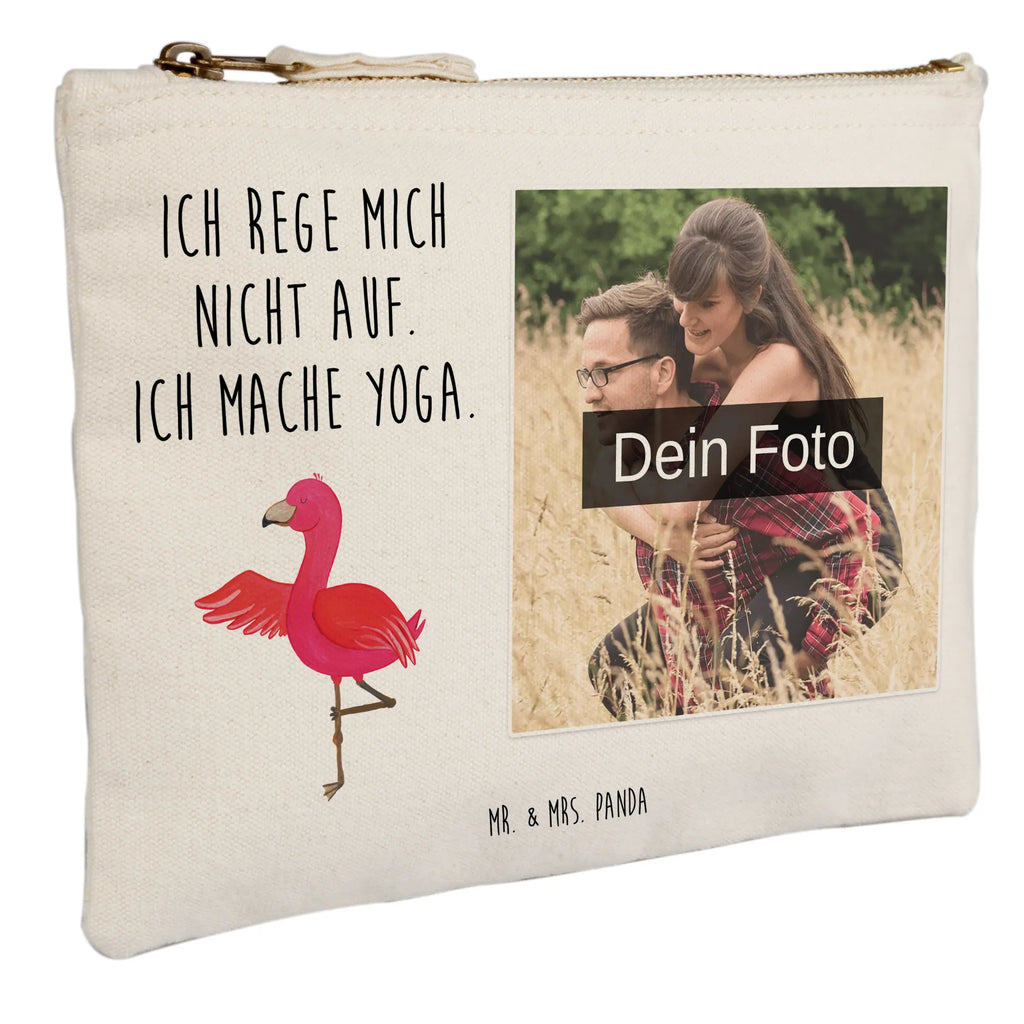 Personalisierte Foto Schminktasche Flamingo Yoga Schminktasche Mit Foto, Personalisierte Schminktasche Mit Foto, Schminktasche Mit Eigenem Bild, Schminktasche Mit Wunschfoto, Kosmetiktasche Mit Foto, Make-Up Tasche Mit Foto, Schminktäschchen Mit Bild, Schminkbeutel Mit Fotodruck, Kulturbeutel Damen Mit Foto, Kosmetiktasche Damen Mit Bild, Schminktasche Klein Mit Foto, Schminktasche Groß Mit Bild, Schminktasche Reise Mit Foto, Schminktasche Für Unterwegs Mit Foto, Schminktasche Zum Aufhängen Mit Bild, Schminktasche Mit Reißverschluss Und Foto, Schminktasche Mit Fächern Und Bild, Schminktasche Stoff Mit Eigenem Foto, Schminktasche Leder Mit Fotodruck, Schminktasche Nachhaltig Mit Bild, Schminktasche Mit Muster Und Foto, Schminktasche Blumen Mit Foto, Schminktasche Tiermotiv Mit Eigenem Bild, Kosmetiktasche Für Handtasche Mit Foto, Kosmetiktasche Zum Mitnehmen Mit Bild, Kosmetiktasche Organizer Mit Foto, Reise-Kosmetiktasche Mit Eigenem Motiv, Schminktasche Geschenk Mit Foto, Schminktasche Für Teenager Mit Bild, Schminktasche Für Mädchen Mit Foto, Aufbewahrung Für Schminke Mit Foto, Stifteaufbewahrung Mit Bild, Stiftetasche Mit Eigenem Foto, Flamingo, Vogel, Yoga, Namaste, Achtsamkeit, Yoga-Übung, Entspannung, Ärger, Aufregen, Tiefenentspannung