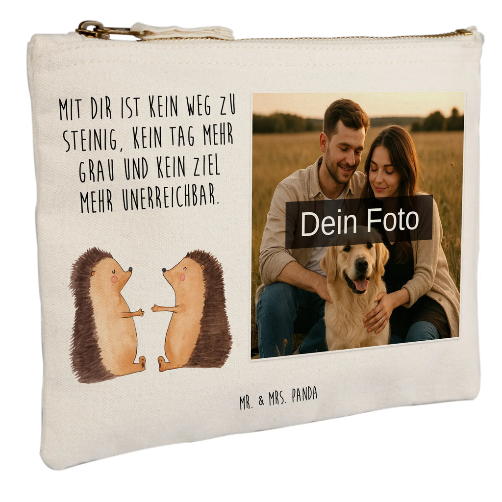 Personalisierte Foto Schminktasche Igel Liebe Schminktasche Mit Foto, Personalisierte Schminktasche Mit Foto, Schminktasche Mit Eigenem Bild, Schminktasche Mit Wunschfoto, Kosmetiktasche Mit Foto, Make-Up Tasche Mit Foto, Schminktäschchen Mit Bild, Schminkbeutel Mit Fotodruck, Kulturbeutel Damen Mit Foto, Kosmetiktasche Damen Mit Bild, Schminktasche Klein Mit Foto, Schminktasche Groß Mit Bild, Schminktasche Reise Mit Foto, Schminktasche Für Unterwegs Mit Foto, Schminktasche Zum Aufhängen Mit Bild, Schminktasche Mit Reißverschluss Und Foto, Schminktasche Mit Fächern Und Bild, Schminktasche Stoff Mit Eigenem Foto, Schminktasche Leder Mit Fotodruck, Schminktasche Nachhaltig Mit Bild, Schminktasche Mit Muster Und Foto, Schminktasche Blumen Mit Foto, Schminktasche Tiermotiv Mit Eigenem Bild, Kosmetiktasche Für Handtasche Mit Foto, Kosmetiktasche Zum Mitnehmen Mit Bild, Kosmetiktasche Organizer Mit Foto, Reise-Kosmetiktasche Mit Eigenem Motiv, Schminktasche Geschenk Mit Foto, Schminktasche Für Teenager Mit Bild, Schminktasche Für Mädchen Mit Foto, Aufbewahrung Für Schminke Mit Foto, Stifteaufbewahrung Mit Bild, Stiftetasche Mit Eigenem Foto, Liebe, Partner, Freund, Freundin, Ehemann, Ehefrau, Heiraten, Verlobung, Heiratsantrag, Liebesgeschenk, Jahrestag, Hocheitstag, Verliebt, Verlobt, Verheiratet, Geschenk, Liebesbeweis, Hochzeitstag, Hochzeit, Igel