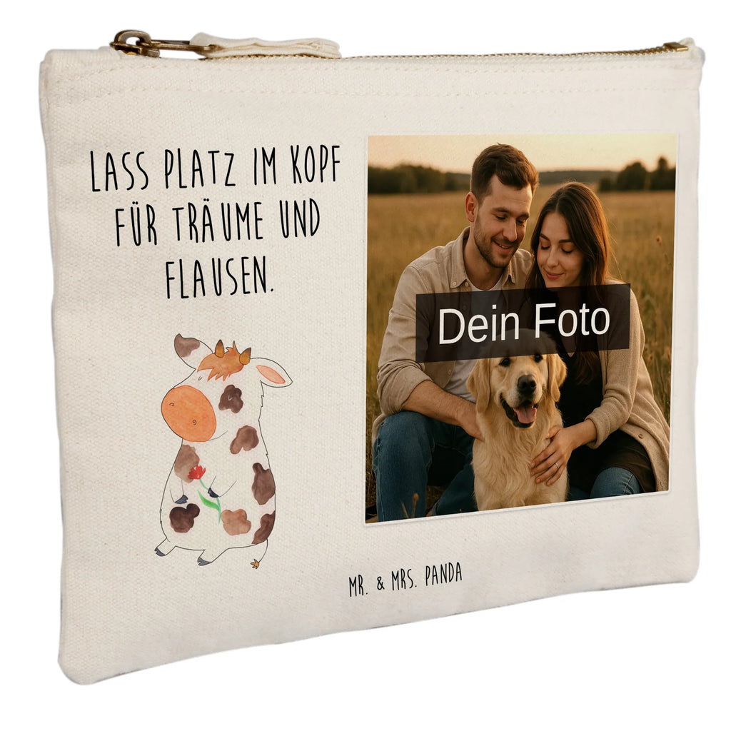 Personalisierte Foto Schminktasche Kuh Schminktasche Mit Foto, Personalisierte Schminktasche Mit Foto, Schminktasche Mit Eigenem Bild, Schminktasche Mit Wunschfoto, Kosmetiktasche Mit Foto, Make-Up Tasche Mit Foto, Schminktäschchen Mit Bild, Schminkbeutel Mit Fotodruck, Kulturbeutel Damen Mit Foto, Kosmetiktasche Damen Mit Bild, Schminktasche Klein Mit Foto, Schminktasche Groß Mit Bild, Schminktasche Reise Mit Foto, Schminktasche Für Unterwegs Mit Foto, Schminktasche Zum Aufhängen Mit Bild, Schminktasche Mit Reißverschluss Und Foto, Schminktasche Mit Fächern Und Bild, Schminktasche Stoff Mit Eigenem Foto, Schminktasche Leder Mit Fotodruck, Schminktasche Nachhaltig Mit Bild, Schminktasche Mit Muster Und Foto, Schminktasche Blumen Mit Foto, Schminktasche Tiermotiv Mit Eigenem Bild, Kosmetiktasche Für Handtasche Mit Foto, Kosmetiktasche Zum Mitnehmen Mit Bild, Kosmetiktasche Organizer Mit Foto, Reise-Kosmetiktasche Mit Eigenem Motiv, Schminktasche Geschenk Mit Foto, Schminktasche Für Teenager Mit Bild, Schminktasche Für Mädchen Mit Foto, Aufbewahrung Für Schminke Mit Foto, Stifteaufbewahrung Mit Bild, Stiftetasche Mit Eigenem Foto, Bauernhof, Hoftiere, Landwirt, Landwirtin, Kuh, Kühe, Träume, Flausen, Spruch, Magie, Motivtion, Hof, Milch, Milchkuh