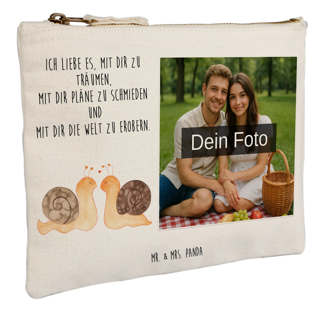 Personalisierte Foto Schminktasche Schnecken Liebe Reise-Kosmetiktasche Mit Eigenem Motiv, Schminkbeutel Mit Fotodruck, Stiftetasche Mit Eigenem Foto, Schminktasche Für Unterwegs Mit Foto, Schminktasche Mit Muster Und Foto, Kulturbeutel Damen Mit Foto, Schminktasche Leder Mit Fotodruck, Schminktasche Mit Wunschfoto, Schminktasche Mit Reißverschluss Und Foto, Make-Up Tasche Mit Foto, Schminktasche Reise Mit Foto, Schminktasche Stoff Mit Eigenem Foto, Schminktasche Groß Mit Bild, Schminktasche Blumen Mit Foto, Schminktasche Für Mädchen Mit Foto, Schminktasche Für Teenager Mit Bild, Schminktasche Tiermotiv Mit Eigenem Bild, Kosmetiktasche Zum Mitnehmen Mit Bild, Schminktasche Klein Mit Foto, Schminktasche Nachhaltig Mit Bild, Schminktasche Geschenk Mit Foto, Stifteaufbewahrung Mit Bild, Personalisierte Schminktasche Mit Foto, Schminktasche Zum Aufhängen Mit Bild, Schminktasche Mit Fächern Und Bild, Schminktasche Mit Foto, Schminktasche Mit Eigenem Bild, Kosmetiktasche Mit Foto, Kosmetiktasche Organizer Mit Foto, Kosmetiktasche Damen Mit Bild, Kosmetiktasche Für Handtasche Mit Foto, Schminktäschchen Mit Bild, Aufbewahrung Für Schminke Mit Foto, Liebe, Partner, Freund, Freundin, Ehemann, Ehefrau, Heiraten, Verlobung, Heiratsantrag, Liebesgeschenk, Jahrestag, Hocheitstag