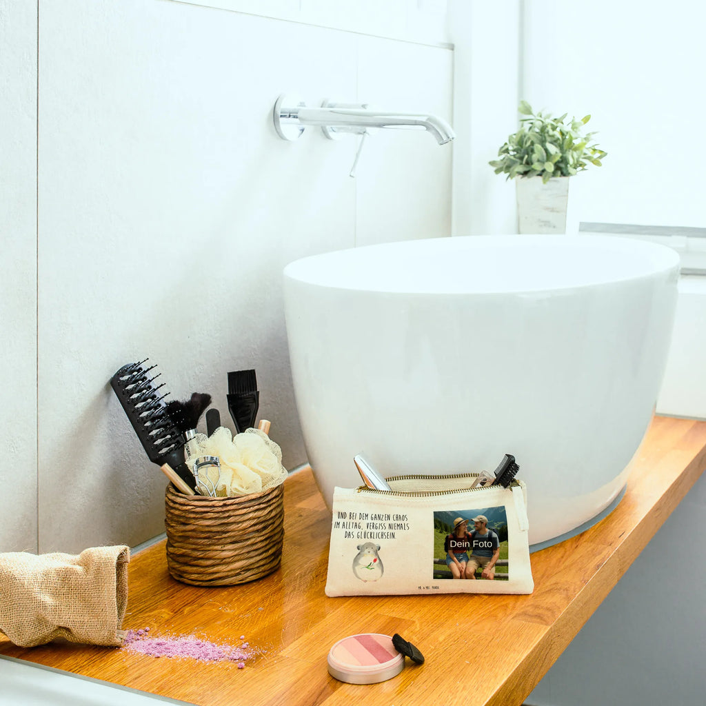 Personalisierte Foto Schminktasche Chinchilla Blume Personalisierte Schminktasche Mit Foto, Kosmetiktasche Zum Mitnehmen Mit Bild, Schminkbeutel Mit Fotodruck, Schminktasche Leder Mit Fotodruck, Schminktasche Für Mädchen Mit Foto, Schminktasche Geschenk Mit Foto, Stiftetasche Mit Eigenem Foto, Schminktasche Für Teenager Mit Bild, Schminktasche Mit Reißverschluss Und Foto, Schminktäschchen Mit Bild, Schminktasche Groß Mit Bild, Schminktasche Blumen Mit Foto, Schminktasche Nachhaltig Mit Bild, Kosmetiktasche Organizer Mit Foto, Kosmetiktasche Mit Foto, Make-Up Tasche Mit Foto, Schminktasche Mit Wunschfoto, Stifteaufbewahrung Mit Bild, Schminktasche Zum Aufhängen Mit Bild, Schminktasche Für Unterwegs Mit Foto, Schminktasche Reise Mit Foto, Kulturbeutel Damen Mit Foto, Schminktasche Stoff Mit Eigenem Foto, Schminktasche Klein Mit Foto, Kosmetiktasche Für Handtasche Mit Foto, Schminktasche Mit Foto, Schminktasche Tiermotiv Mit Eigenem Bild, Reise-Kosmetiktasche Mit Eigenem Motiv, Schminktasche Mit Fächern Und Bild, Kosmetiktasche Damen Mit Bild, Aufbewahrung Für Schminke Mit Foto, Schminktasche Mit Eigenem Bild, Schminktasche Mit Muster Und Foto, Tiermotive, Gute Laune, lustige Sprüche, Tiere, Büroalltag, Chinchillas, Büro, traurig sein, Depressionen, Kummer, Liebeskummer, Glücklichsein, Chinchilla, Chaos