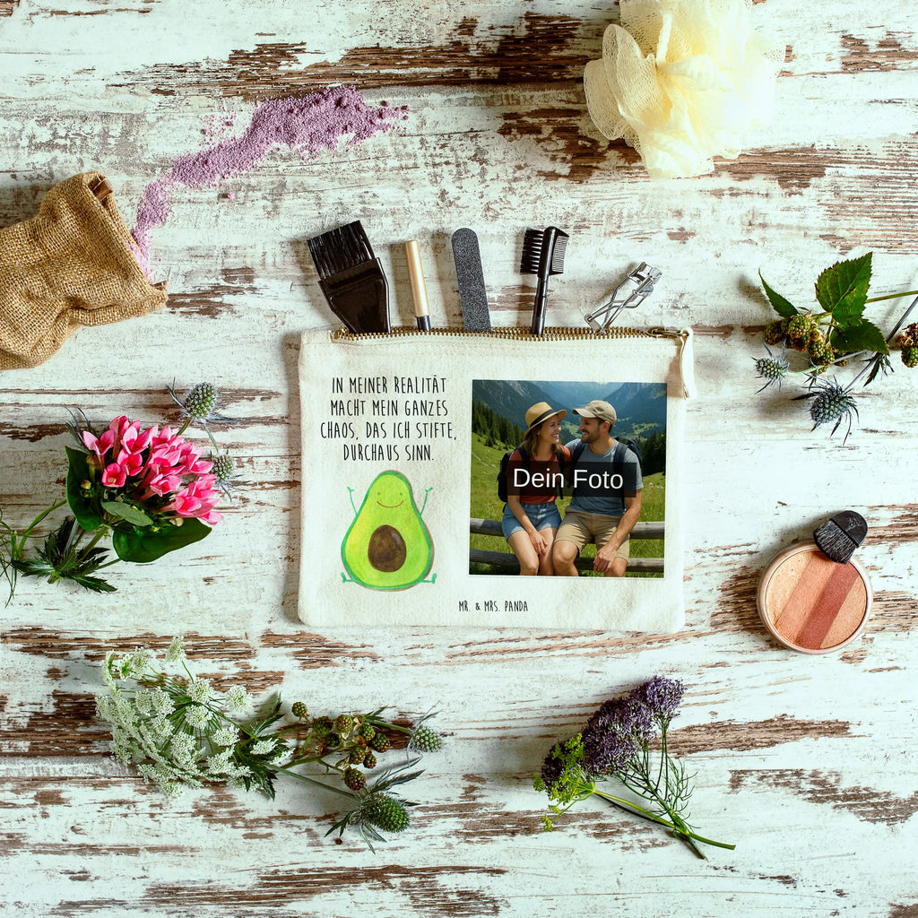Personalisierte Foto Schminktasche Avocado Glücklich Schminktasche Leder Mit Fotodruck, Schminktasche Mit Eigenem Bild, Schminktasche Für Unterwegs Mit Foto, Kosmetiktasche Mit Foto, Schminktasche Mit Muster Und Foto, Stifteaufbewahrung Mit Bild, Schminktasche Tiermotiv Mit Eigenem Bild, Personalisierte Schminktasche Mit Foto, Schminkbeutel Mit Fotodruck, Kosmetiktasche Zum Mitnehmen Mit Bild, Aufbewahrung Für Schminke Mit Foto, Schminktasche Mit Foto, Schminktäschchen Mit Bild, Schminktasche Nachhaltig Mit Bild, Schminktasche Groß Mit Bild, Schminktasche Geschenk Mit Foto, Schminktasche Mit Wunschfoto, Make-Up Tasche Mit Foto, Reise-Kosmetiktasche Mit Eigenem Motiv, Schminktasche Mit Reißverschluss Und Foto, Stiftetasche Mit Eigenem Foto, Kosmetiktasche Organizer Mit Foto, Schminktasche Stoff Mit Eigenem Foto, Schminktasche Klein Mit Foto, Schminktasche Zum Aufhängen Mit Bild, Schminktasche Reise Mit Foto, Schminktasche Für Mädchen Mit Foto, Kosmetiktasche Damen Mit Bild, Schminktasche Für Teenager Mit Bild, Kulturbeutel Damen Mit Foto, Schminktasche Blumen Mit Foto, Schminktasche Mit Fächern Und Bild, Kosmetiktasche Für Handtasche Mit Foto, Avocado, Veggie, Vegan, Gesund, Chaos