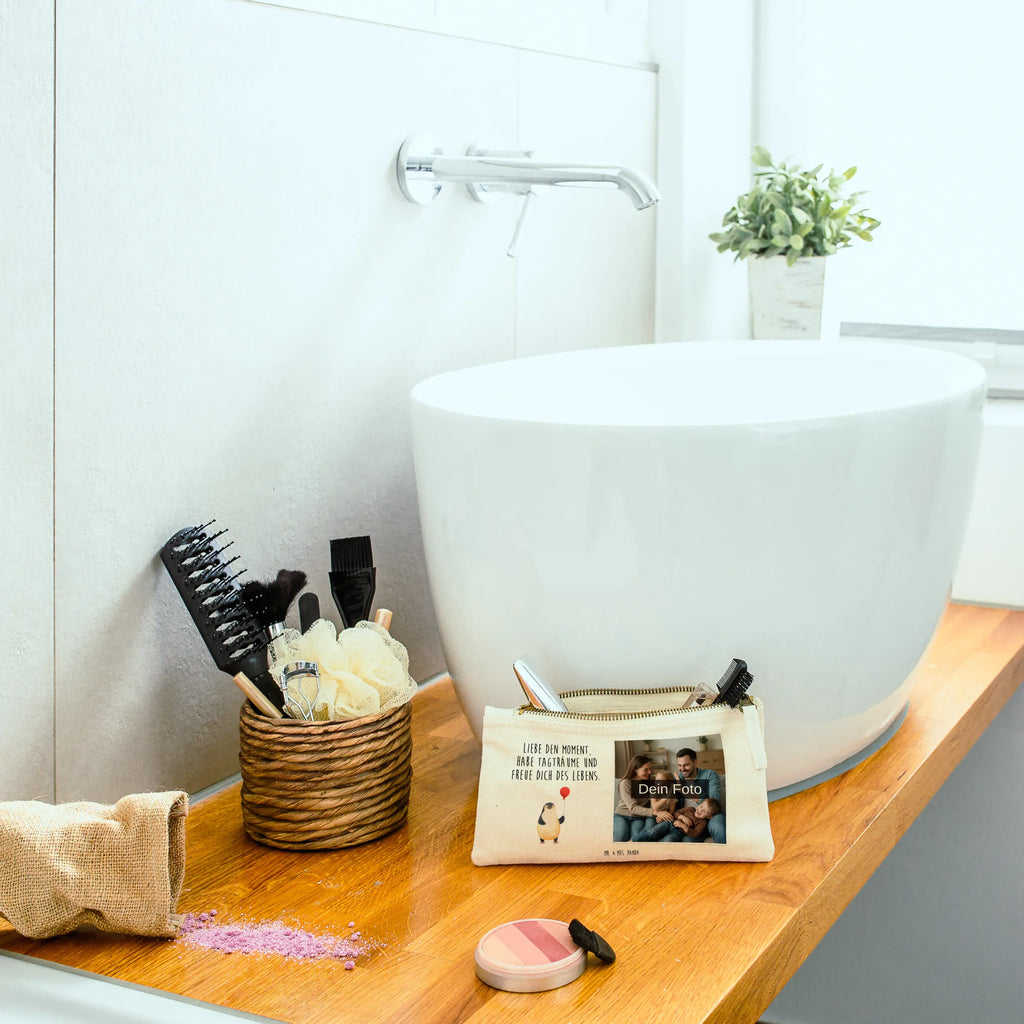 Personalisierte Foto Schminktasche Pinguin Luftballon Schminktasche Reise Mit Foto, Schminktasche Nachhaltig Mit Bild, Schminktasche Mit Reißverschluss Und Foto, Kulturbeutel Damen Mit Foto, Schminktasche Mit Foto, Schminktasche Blumen Mit Foto, Schminktasche Mit Wunschfoto, Aufbewahrung Für Schminke Mit Foto, Schminktasche Klein Mit Foto, Schminktasche Groß Mit Bild, Schminktasche Für Teenager Mit Bild, Schminktäschchen Mit Bild, Kosmetiktasche Für Handtasche Mit Foto, Schminkbeutel Mit Fotodruck, Kosmetiktasche Zum Mitnehmen Mit Bild, Stiftetasche Mit Eigenem Foto, Schminktasche Mit Fächern Und Bild, Schminktasche Mit Eigenem Bild, Schminktasche Zum Aufhängen Mit Bild, Kosmetiktasche Damen Mit Bild, Schminktasche Geschenk Mit Foto, Schminktasche Für Unterwegs Mit Foto, Make-Up Tasche Mit Foto, Kosmetiktasche Mit Foto, Schminktasche Tiermotiv Mit Eigenem Bild, Personalisierte Schminktasche Mit Foto, Schminktasche Mit Muster Und Foto, Kosmetiktasche Organizer Mit Foto, Schminktasche Leder Mit Fotodruck, Stifteaufbewahrung Mit Bild, Schminktasche Für Mädchen Mit Foto, Reise-Kosmetiktasche Mit Eigenem Motiv, Schminktasche Stoff Mit Eigenem Foto, Pinguin, Luftballon, Pinguine, Tagträume, Glück, Lebenslust, Liebe, beste Freundin, Geschenk Freundin, Motivation, neues Leben, Neustart, Geschenkidee