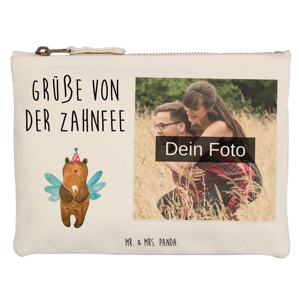 Personalisierte Foto Schminktasche Bär Zahnfee Personalisierte Schminktasche Mit Foto, Stiftetasche Mit Eigenem Foto, Schminktasche Tiermotiv Mit Eigenem Bild, Schminktasche Geschenk Mit Foto, Schminktasche Mit Eigenem Bild, Make-Up Tasche Mit Foto, Kosmetiktasche Für Handtasche Mit Foto, Schminktasche Mit Foto, Kulturbeutel Damen Mit Foto, Schminktasche Für Teenager Mit Bild, Schminktasche Zum Aufhängen Mit Bild, Stifteaufbewahrung Mit Bild, Reise-Kosmetiktasche Mit Eigenem Motiv, Kosmetiktasche Mit Foto, Schminktasche Mit Fächern Und Bild, Schminktasche Reise Mit Foto, Schminktasche Nachhaltig Mit Bild, Schminkbeutel Mit Fotodruck, Schminktasche Mit Wunschfoto, Schminktasche Leder Mit Fotodruck, Kosmetiktasche Damen Mit Bild, Schminktasche Mit Reißverschluss Und Foto, Schminktasche Stoff Mit Eigenem Foto, Schminktasche Klein Mit Foto, Schminktasche Für Mädchen Mit Foto, Kosmetiktasche Zum Mitnehmen Mit Bild, Schminktasche Blumen Mit Foto, Schminktasche Mit Muster Und Foto, Schminktasche Groß Mit Bild, Schminktäschchen Mit Bild, Schminktasche Für Unterwegs Mit Foto, Aufbewahrung Für Schminke Mit Foto, Kosmetiktasche Organizer Mit Foto, Bär, Teddy, Teddybär, Fee, Zahnfee, Milchzahn, Erster Zahn