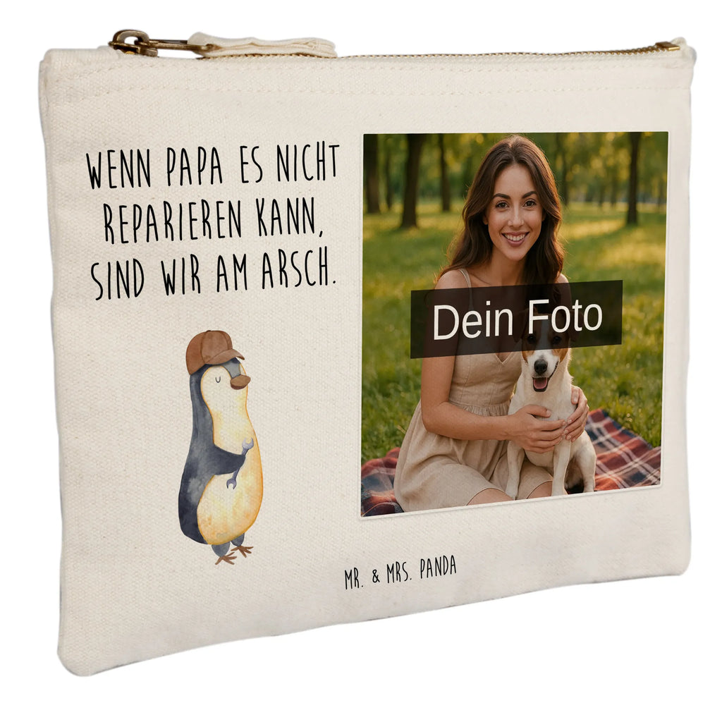 Personalisierte Foto Schminktasche Wenn Papa es nicht reparieren kann, sind wir am Arsch Schminktasche Mit Reißverschluss Und Foto, Kosmetiktasche Mit Foto, Personalisierte Schminktasche Mit Foto, Kosmetiktasche Zum Mitnehmen Mit Bild, Schminktasche Mit Foto, Kulturbeutel Damen Mit Foto, Schminktasche Für Unterwegs Mit Foto, Schminktasche Klein Mit Foto, Kosmetiktasche Organizer Mit Foto, Schminktasche Für Teenager Mit Bild, Kosmetiktasche Für Handtasche Mit Foto, Reise-Kosmetiktasche Mit Eigenem Motiv, Stiftetasche Mit Eigenem Foto, Schminkbeutel Mit Fotodruck, Schminktasche Reise Mit Foto, Make-Up Tasche Mit Foto, Schminktasche Mit Muster Und Foto, Schminktasche Leder Mit Fotodruck, Schminktäschchen Mit Bild, Schminktasche Geschenk Mit Foto, Kosmetiktasche Damen Mit Bild, Schminktasche Zum Aufhängen Mit Bild, Schminktasche Groß Mit Bild, Schminktasche Nachhaltig Mit Bild, Stifteaufbewahrung Mit Bild, Schminktasche Mit Eigenem Bild, Schminktasche Tiermotiv Mit Eigenem Bild, Schminktasche Stoff Mit Eigenem Foto, Schminktasche Für Mädchen Mit Foto, Schminktasche Blumen Mit Foto, Schminktasche Mit Fächern Und Bild, Schminktasche Mit Wunschfoto, Aufbewahrung Für Schminke Mit Foto, Familie, Vatertag, Muttertag, Bruder, Schwester, Mama, Papa, Oma, Opa, Geschenk Papa, Vater, Bester Papa der Welt