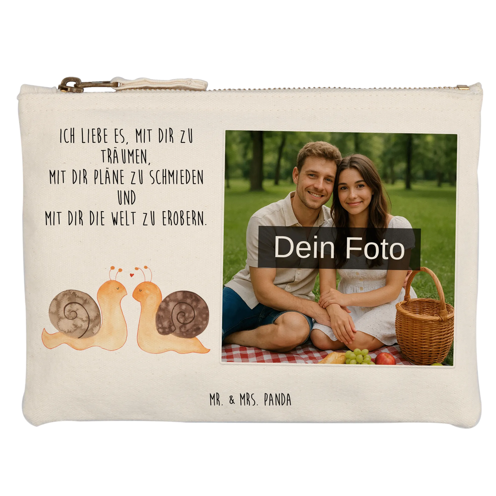 Personalisierte Foto Schminktasche Schnecken Liebe Reise-Kosmetiktasche Mit Eigenem Motiv, Schminkbeutel Mit Fotodruck, Stiftetasche Mit Eigenem Foto, Schminktasche Für Unterwegs Mit Foto, Schminktasche Mit Muster Und Foto, Kulturbeutel Damen Mit Foto, Schminktasche Leder Mit Fotodruck, Schminktasche Mit Wunschfoto, Schminktasche Mit Reißverschluss Und Foto, Make-Up Tasche Mit Foto, Schminktasche Reise Mit Foto, Schminktasche Stoff Mit Eigenem Foto, Schminktasche Groß Mit Bild, Schminktasche Blumen Mit Foto, Schminktasche Für Mädchen Mit Foto, Schminktasche Für Teenager Mit Bild, Schminktasche Tiermotiv Mit Eigenem Bild, Kosmetiktasche Zum Mitnehmen Mit Bild, Schminktasche Klein Mit Foto, Schminktasche Nachhaltig Mit Bild, Schminktasche Geschenk Mit Foto, Stifteaufbewahrung Mit Bild, Personalisierte Schminktasche Mit Foto, Schminktasche Zum Aufhängen Mit Bild, Schminktasche Mit Fächern Und Bild, Schminktasche Mit Foto, Schminktasche Mit Eigenem Bild, Kosmetiktasche Mit Foto, Kosmetiktasche Organizer Mit Foto, Kosmetiktasche Damen Mit Bild, Kosmetiktasche Für Handtasche Mit Foto, Schminktäschchen Mit Bild, Aufbewahrung Für Schminke Mit Foto, Liebe, Partner, Freund, Freundin, Ehemann, Ehefrau, Heiraten, Verlobung, Heiratsantrag, Liebesgeschenk, Jahrestag, Hocheitstag