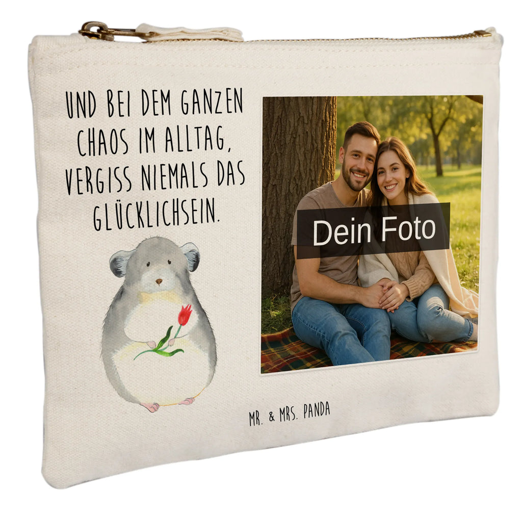 Personalisierte Foto Schminktasche Chinchilla Blume Personalisierte Schminktasche Mit Foto, Kosmetiktasche Zum Mitnehmen Mit Bild, Schminkbeutel Mit Fotodruck, Schminktasche Leder Mit Fotodruck, Schminktasche Für Mädchen Mit Foto, Schminktasche Geschenk Mit Foto, Stiftetasche Mit Eigenem Foto, Schminktasche Für Teenager Mit Bild, Schminktasche Mit Reißverschluss Und Foto, Schminktäschchen Mit Bild, Schminktasche Groß Mit Bild, Schminktasche Blumen Mit Foto, Schminktasche Nachhaltig Mit Bild, Kosmetiktasche Organizer Mit Foto, Kosmetiktasche Mit Foto, Make-Up Tasche Mit Foto, Schminktasche Mit Wunschfoto, Stifteaufbewahrung Mit Bild, Schminktasche Zum Aufhängen Mit Bild, Schminktasche Für Unterwegs Mit Foto, Schminktasche Reise Mit Foto, Kulturbeutel Damen Mit Foto, Schminktasche Stoff Mit Eigenem Foto, Schminktasche Klein Mit Foto, Kosmetiktasche Für Handtasche Mit Foto, Schminktasche Mit Foto, Schminktasche Tiermotiv Mit Eigenem Bild, Reise-Kosmetiktasche Mit Eigenem Motiv, Schminktasche Mit Fächern Und Bild, Kosmetiktasche Damen Mit Bild, Aufbewahrung Für Schminke Mit Foto, Schminktasche Mit Eigenem Bild, Schminktasche Mit Muster Und Foto, Tiermotive, Gute Laune, lustige Sprüche, Tiere, Büroalltag, Chinchillas, Büro, traurig sein, Depressionen, Kummer, Liebeskummer, Glücklichsein, Chinchilla, Chaos