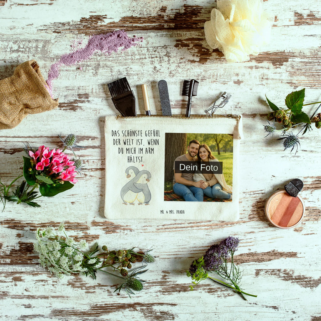 Personalisierte Foto Schminktasche Pinguine Kuscheln Schminktasche Mit Reißverschluss Und Foto, Personalisierte Schminktasche Mit Foto, Schminkbeutel Mit Fotodruck, Kosmetiktasche Organizer Mit Foto, Kosmetiktasche Zum Mitnehmen Mit Bild, Schminktasche Mit Wunschfoto, Make-Up Tasche Mit Foto, Schminktasche Reise Mit Foto, Reise-Kosmetiktasche Mit Eigenem Motiv, Schminktasche Mit Fächern Und Bild, Schminktasche Geschenk Mit Foto, Aufbewahrung Für Schminke Mit Foto, Schminktasche Mit Foto, Schminktasche Blumen Mit Foto, Kosmetiktasche Für Handtasche Mit Foto, Kulturbeutel Damen Mit Foto, Schminktäschchen Mit Bild, Schminktasche Groß Mit Bild, Schminktasche Zum Aufhängen Mit Bild, Schminktasche Mit Muster Und Foto, Schminktasche Stoff Mit Eigenem Foto, Schminktasche Für Mädchen Mit Foto, Stiftetasche Mit Eigenem Foto, Schminktasche Für Unterwegs Mit Foto, Kosmetiktasche Damen Mit Bild, Schminktasche Mit Eigenem Bild, Schminktasche Nachhaltig Mit Bild, Schminktasche Klein Mit Foto, Schminktasche Leder Mit Fotodruck, Kosmetiktasche Mit Foto, Schminktasche Für Teenager Mit Bild, Schminktasche Tiermotiv Mit Eigenem Bild, Stifteaufbewahrung Mit Bild, Liebe, Partner, Freund, Freundin, Ehemann, Ehefrau, Heiraten, Verlobung, Heiratsantrag, Liebesgeschenk, Jahrestag, Hocheitstag, für Männer, Geschenk für Freundin, Valentinstag, Hochzeitstag, Mitbringsel, Geschenk für Frauen, Liebesbeweis, Geschenk für Partner, für Ehemann